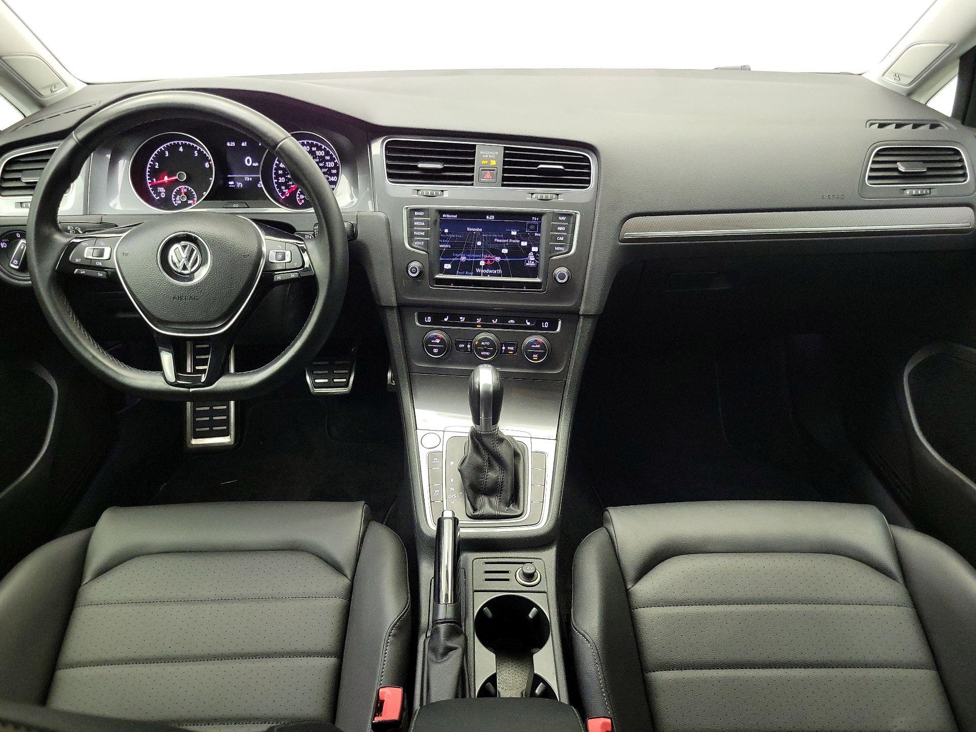 Thumbnail: 2017 Volkswagen Golf - 9