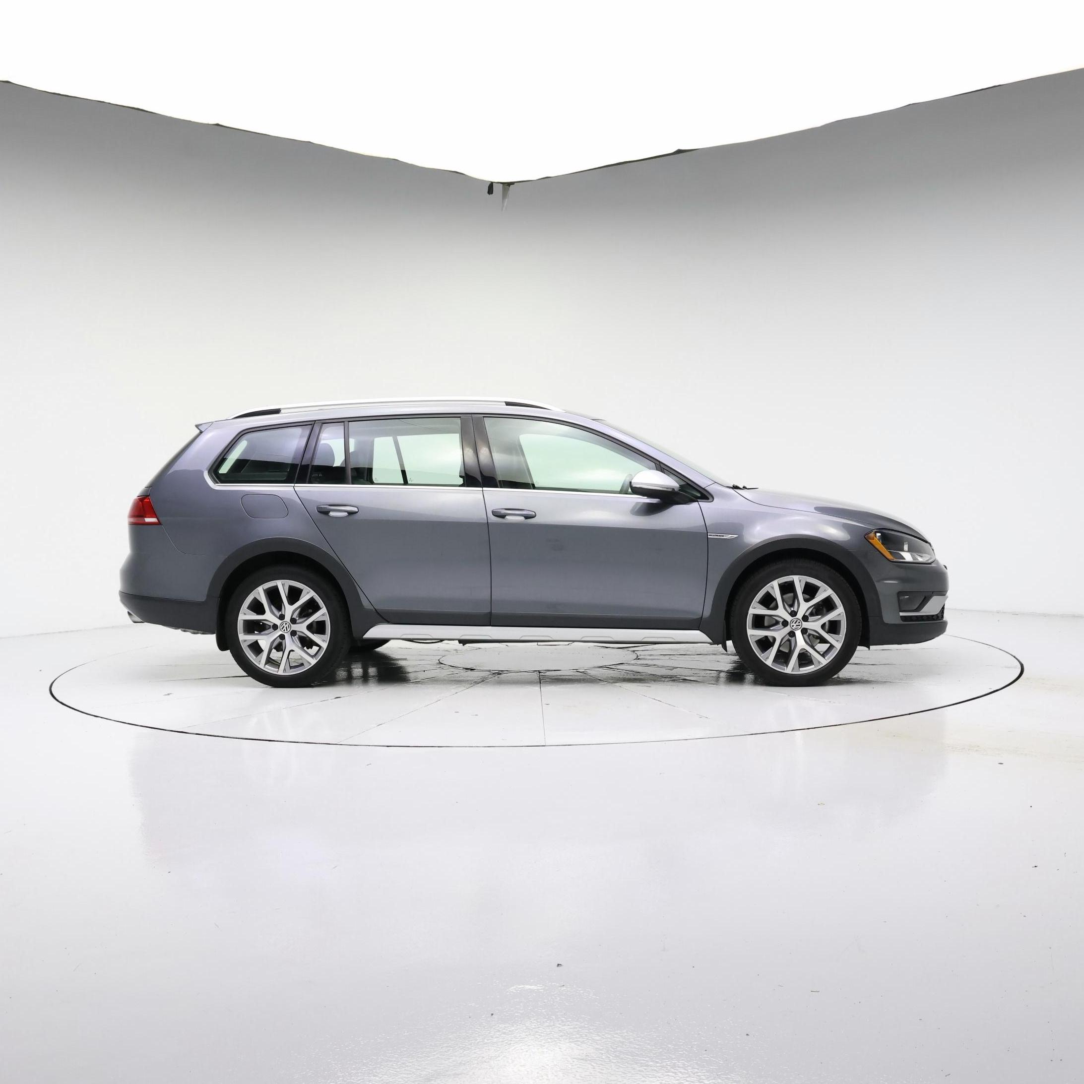 Thumbnail: 2017 Volkswagen Golf - 7