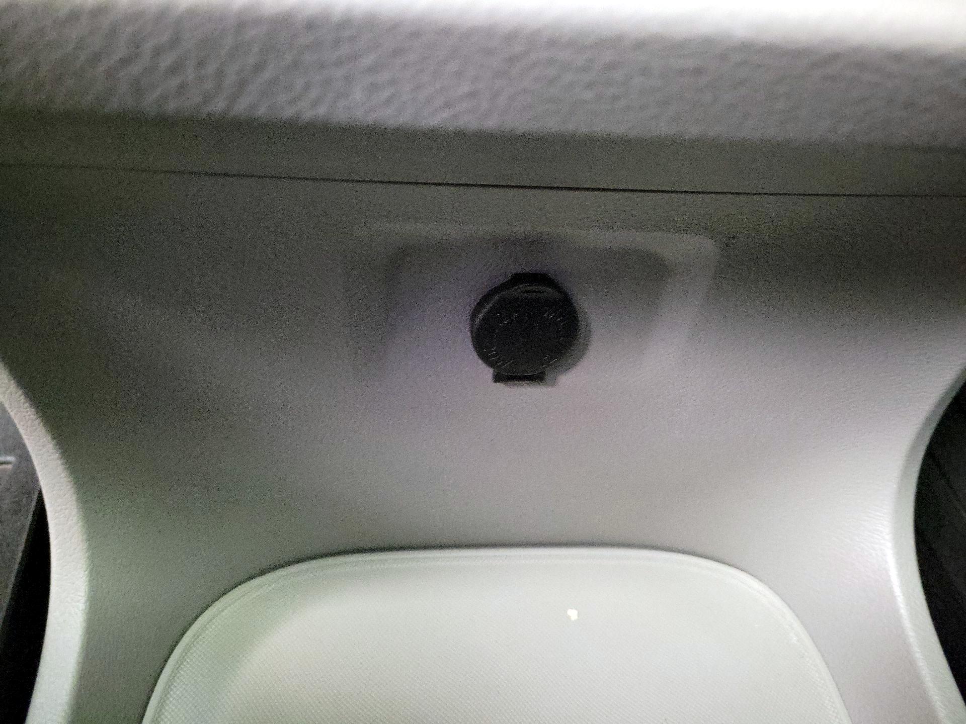 Thumbnail: 2016 Toyota Sienna - 18