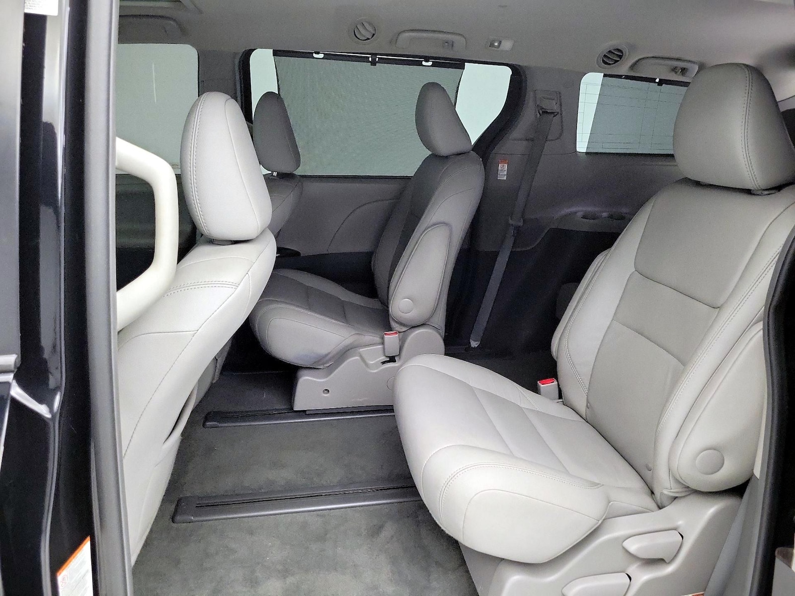 2016 Toyota Sienna XLE - Photo 21