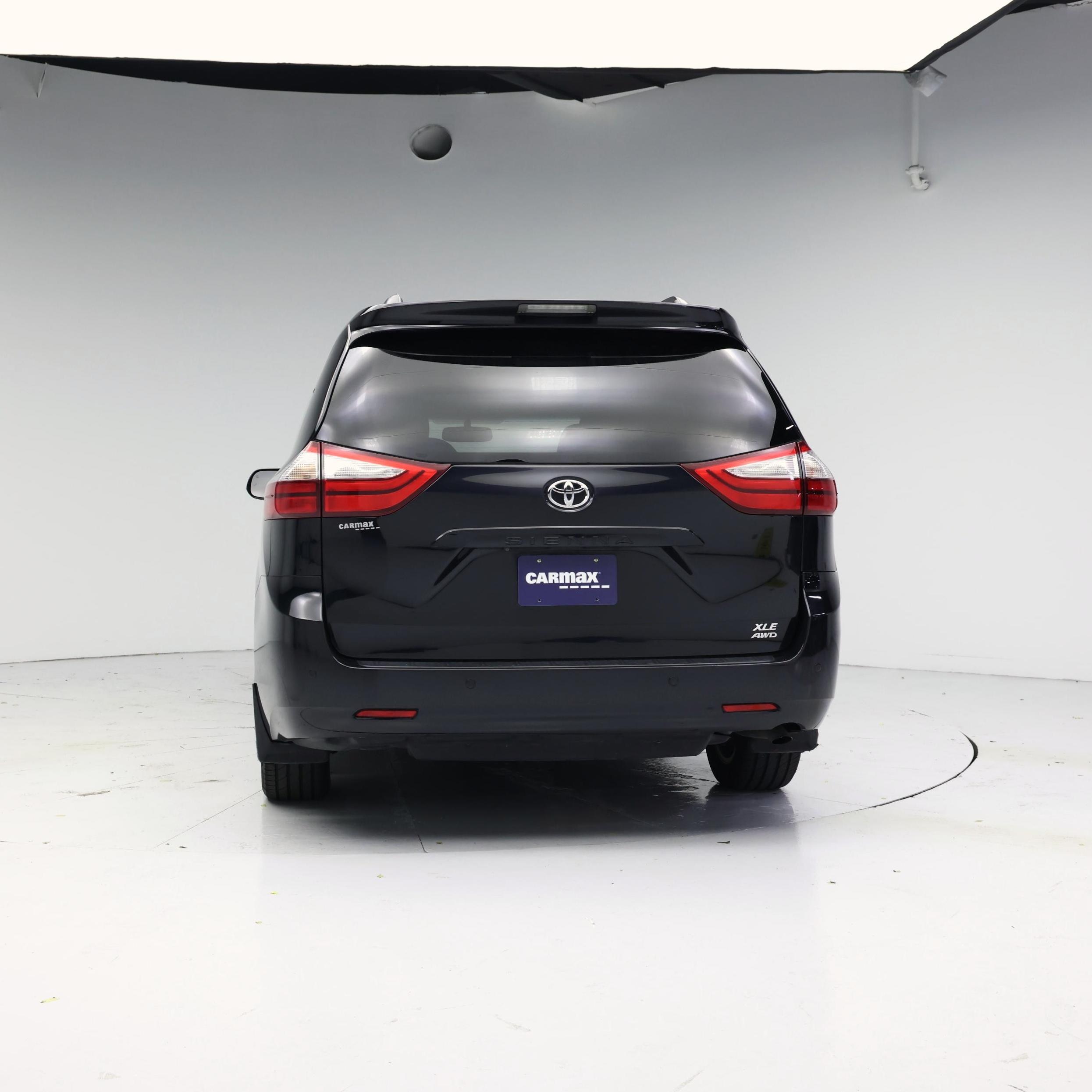 Thumbnail: 2016 Toyota Sienna - 6