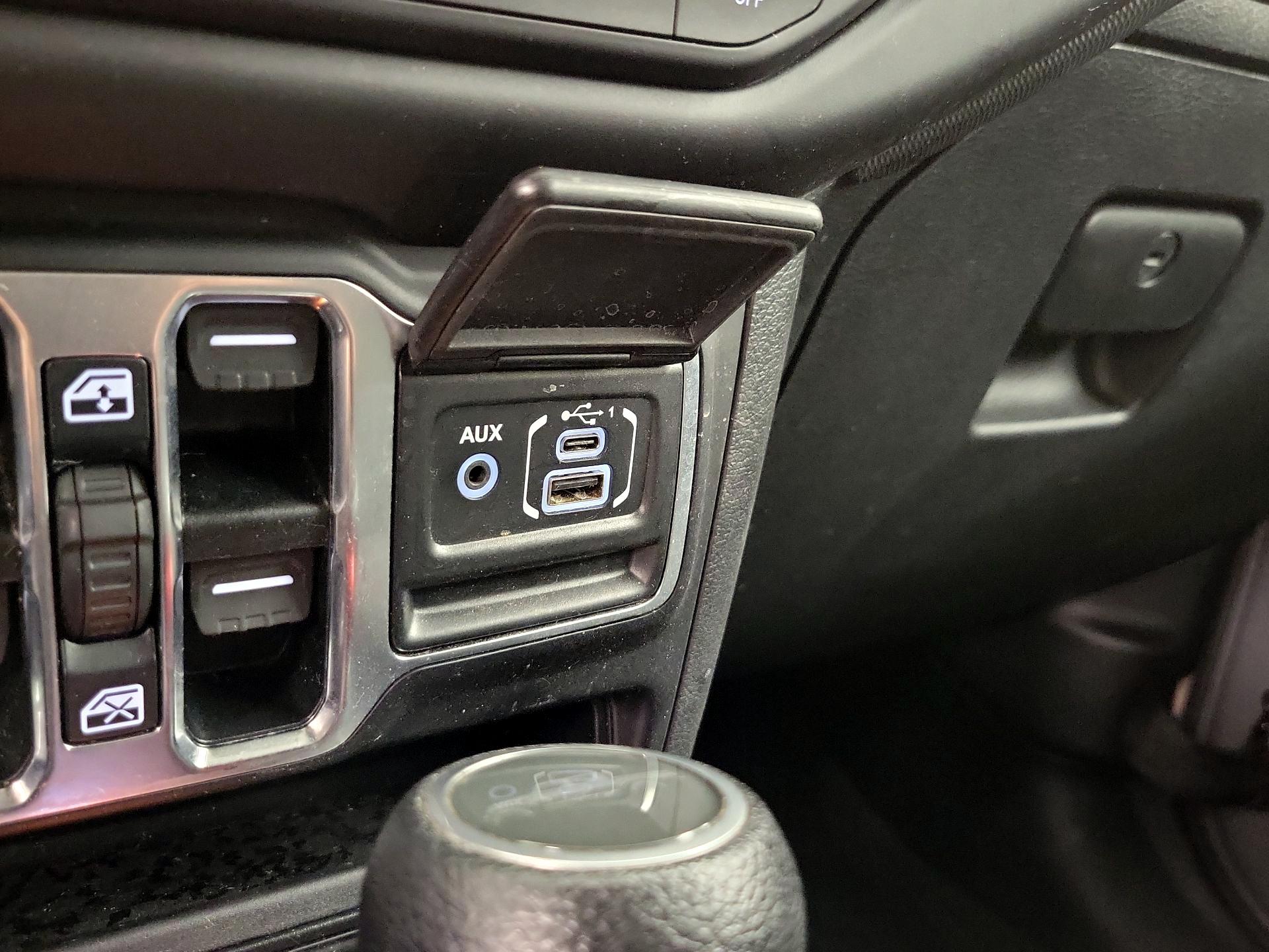 Thumbnail: 2020 Jeep Gladiator - 18