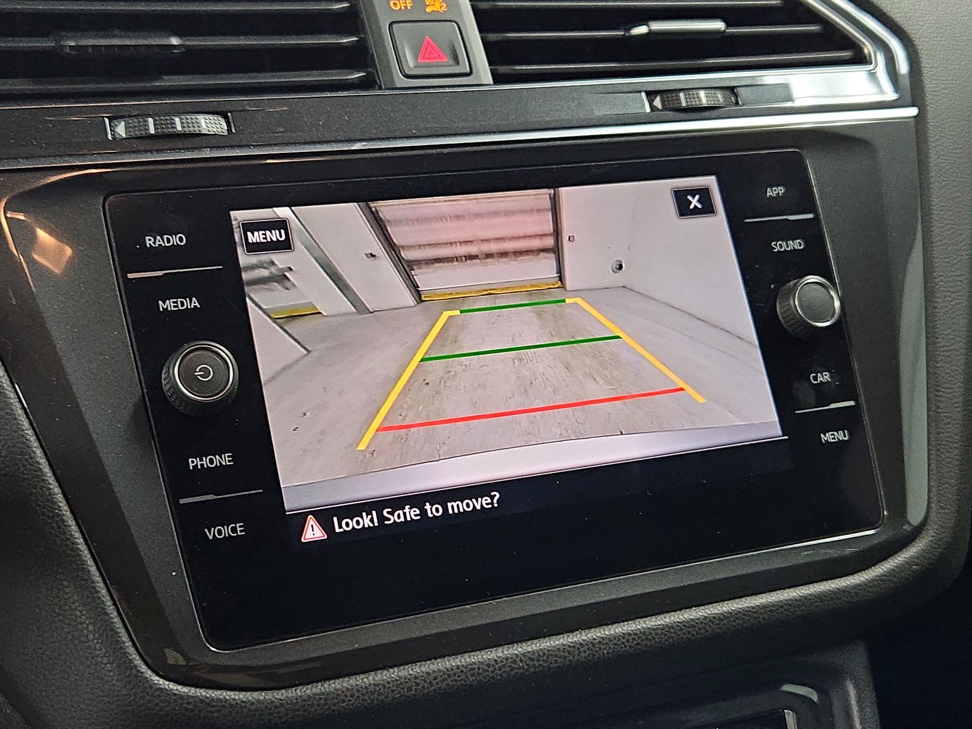 Thumbnail: 2020 Volkswagen Tiguan - 14