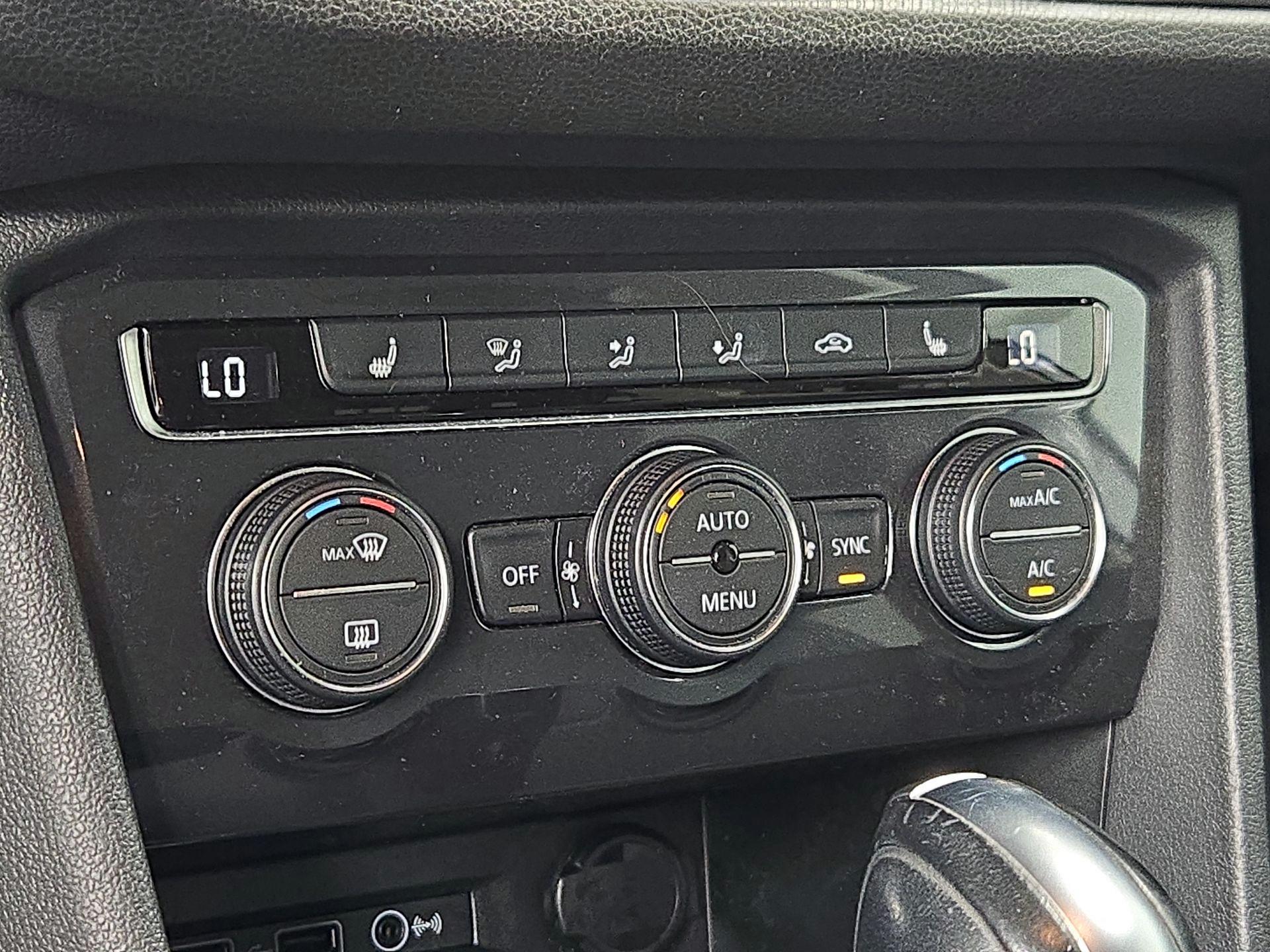 Thumbnail: 2020 Volkswagen Tiguan - 16