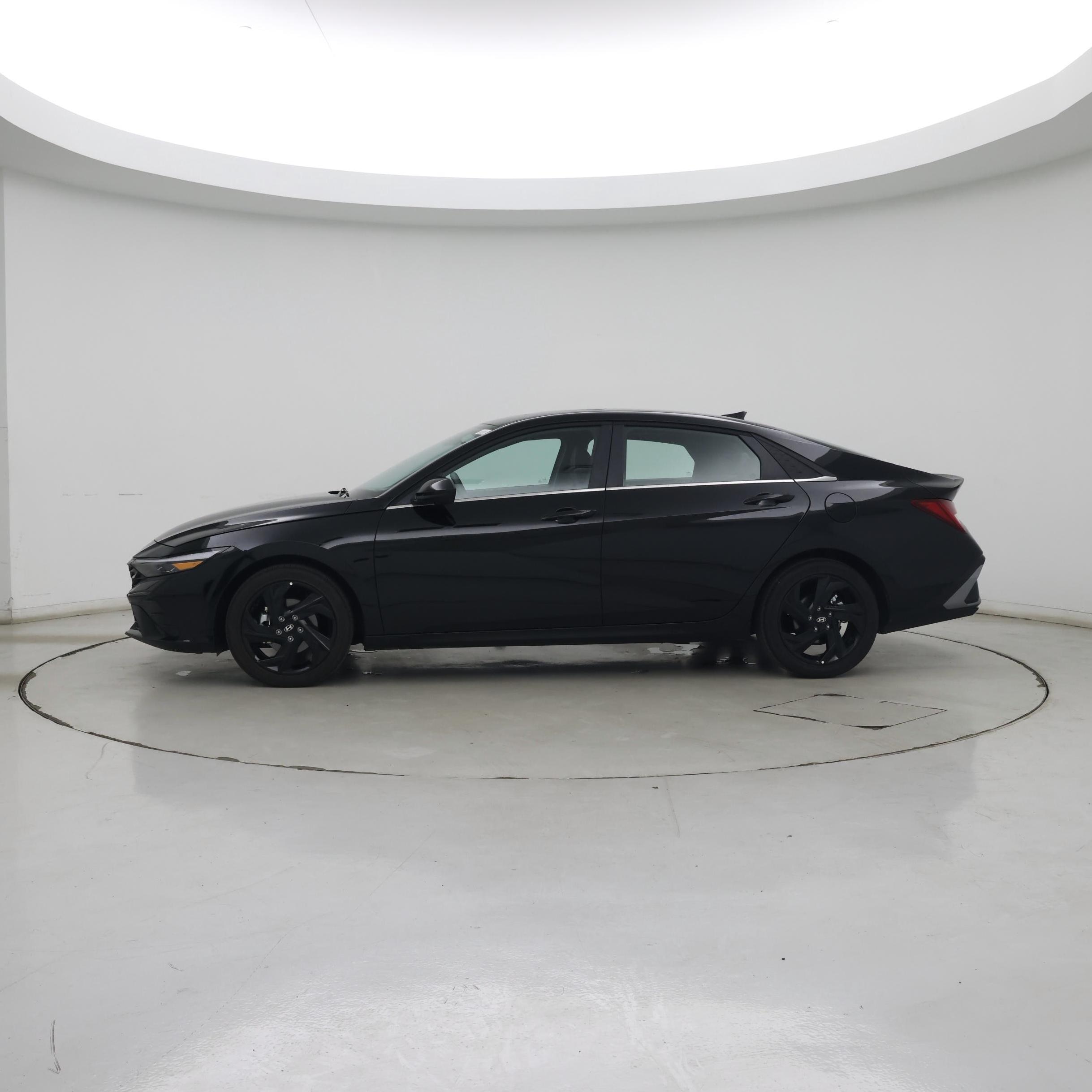 Thumbnail: 2026 Hyundai Elantra - 3