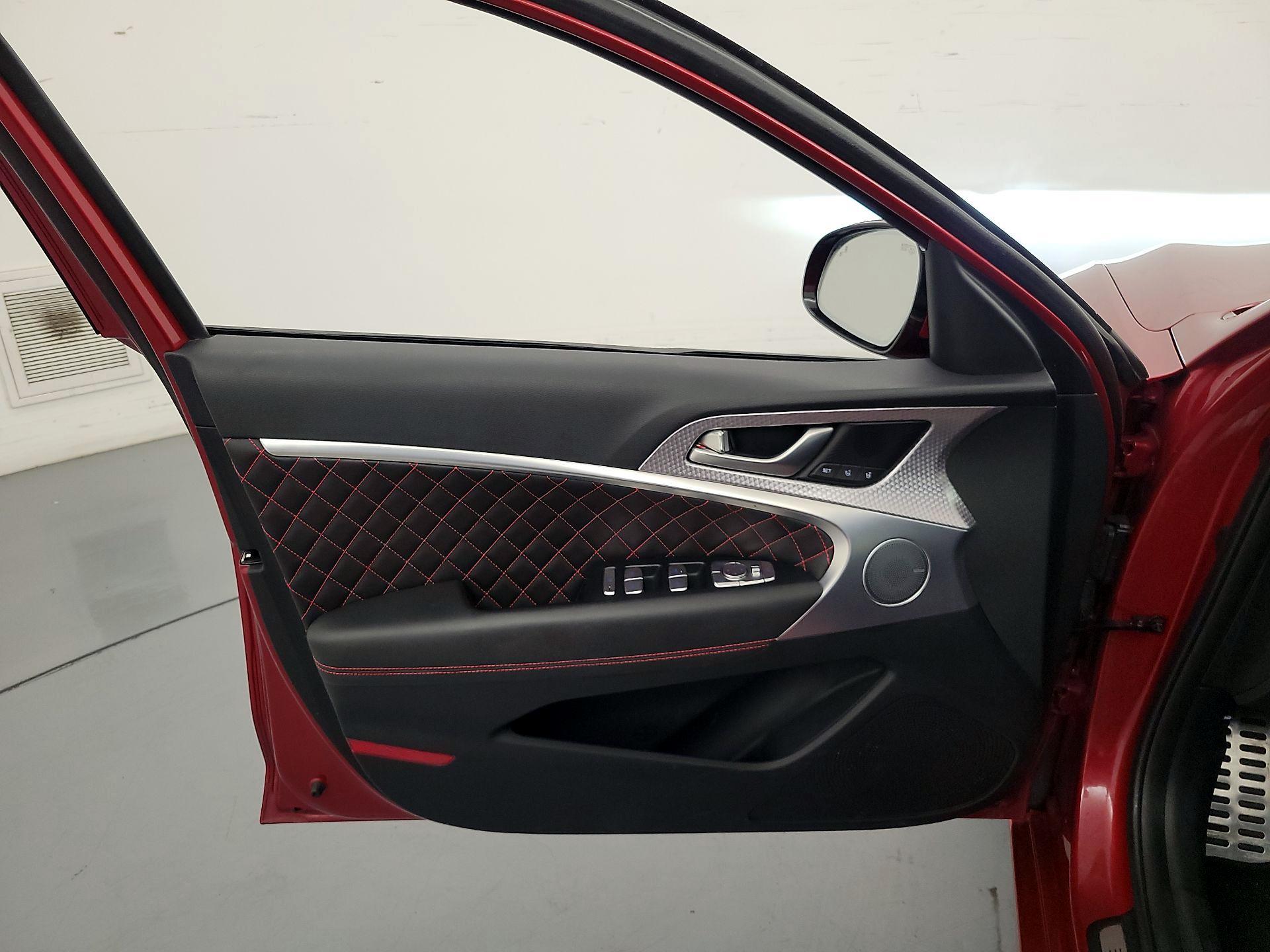 Thumbnail: 2023 Genesis G70 - 12