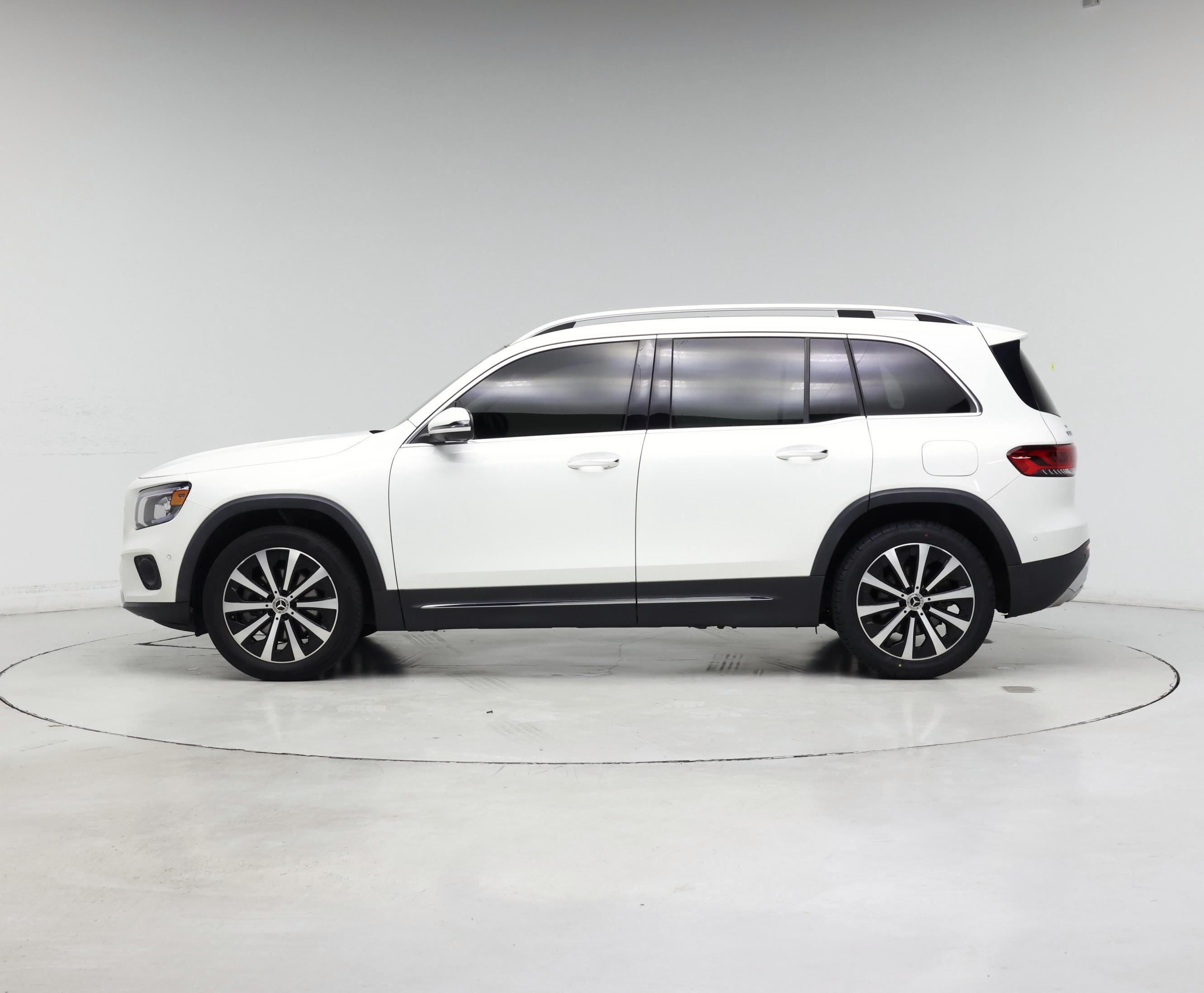 Thumbnail: 2022 Mercedes-Benz GLB - 3
