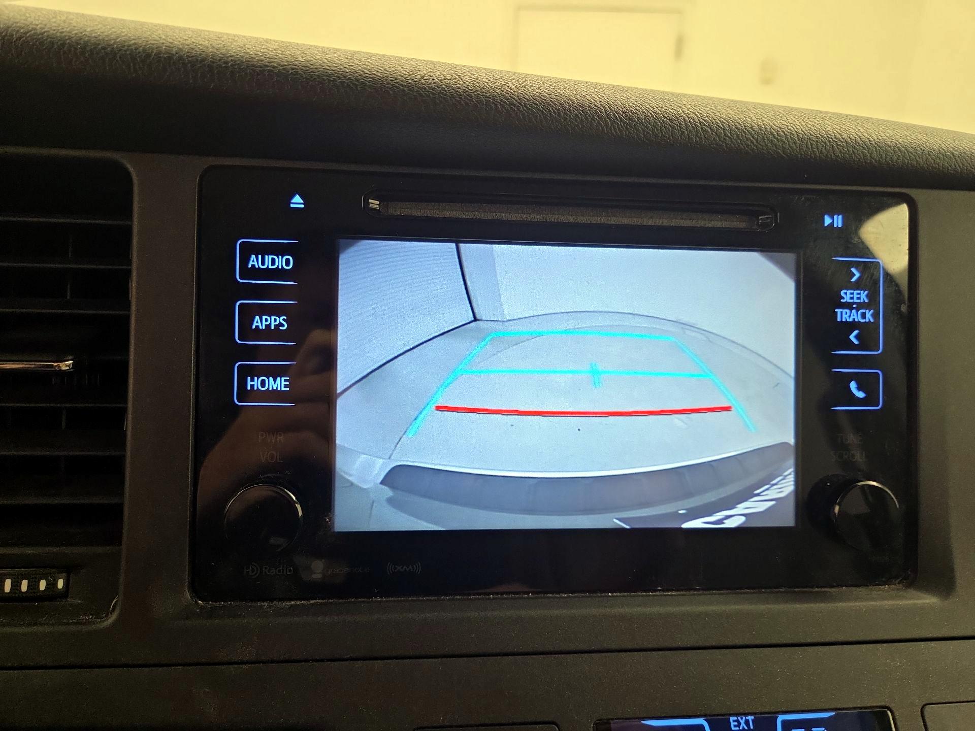 Thumbnail: 2017 Toyota Sienna - 12