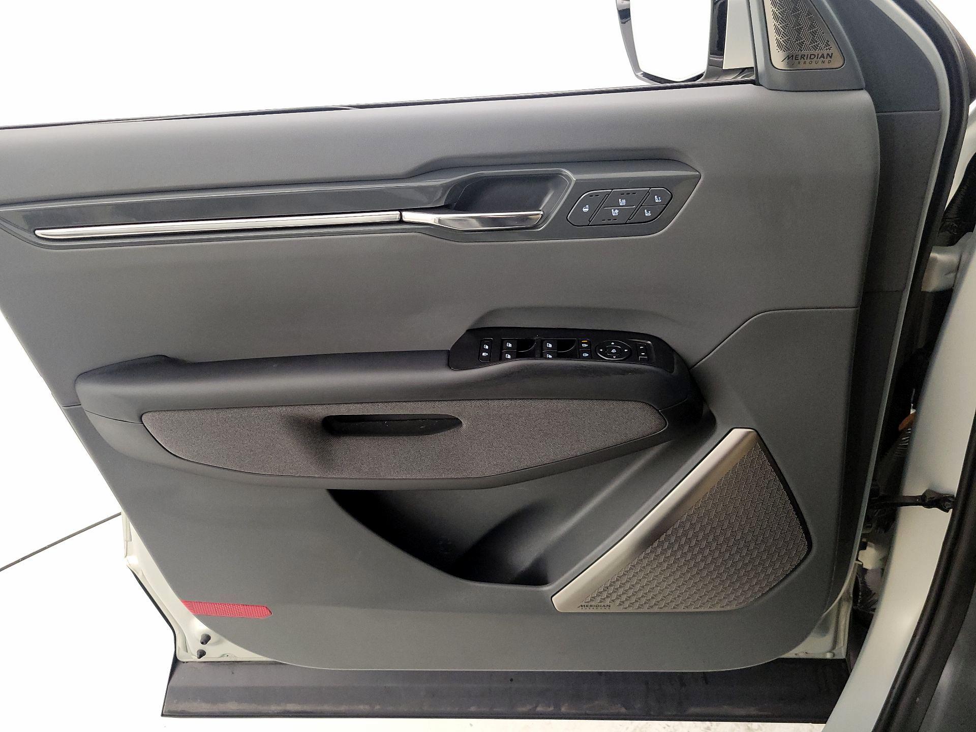 Thumbnail: 2024 Kia EV9 - 12