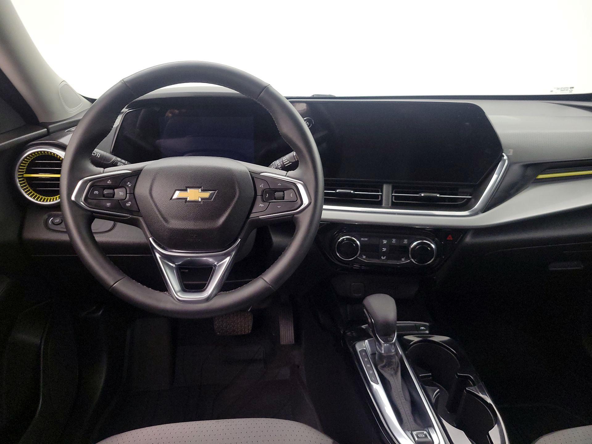 Thumbnail: 2025 Chevrolet Trax - 10