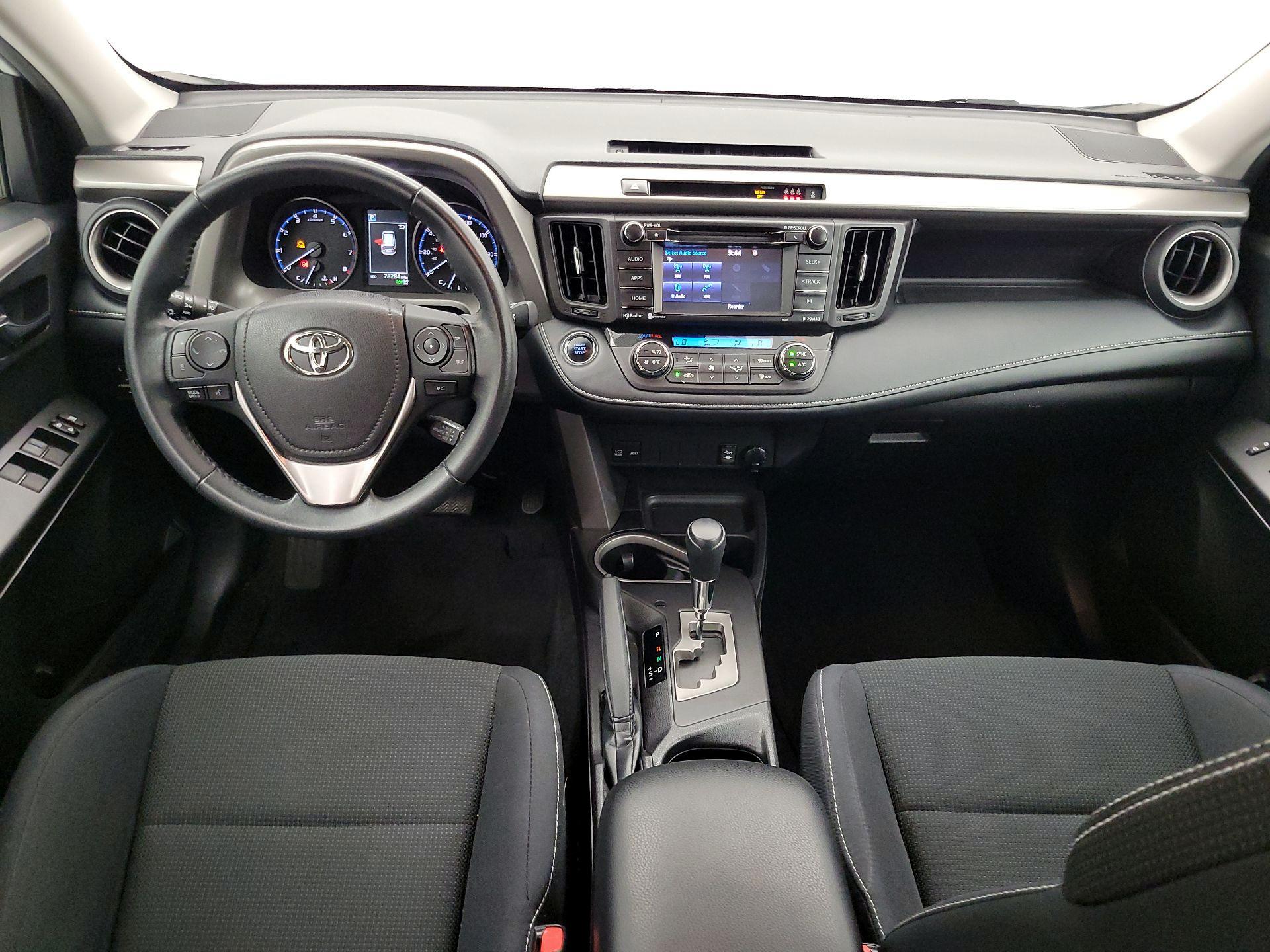 Thumbnail: 2018 Toyota RAV4 - 9
