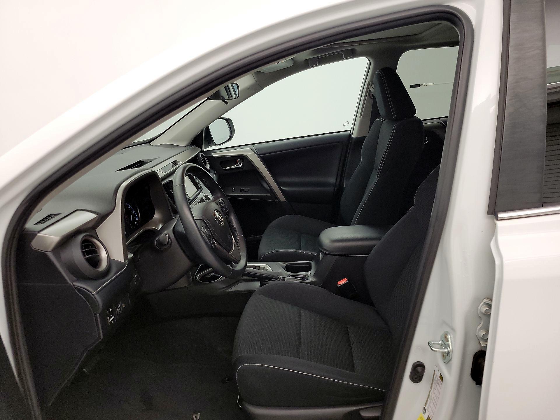 Thumbnail: 2018 Toyota RAV4 - 11