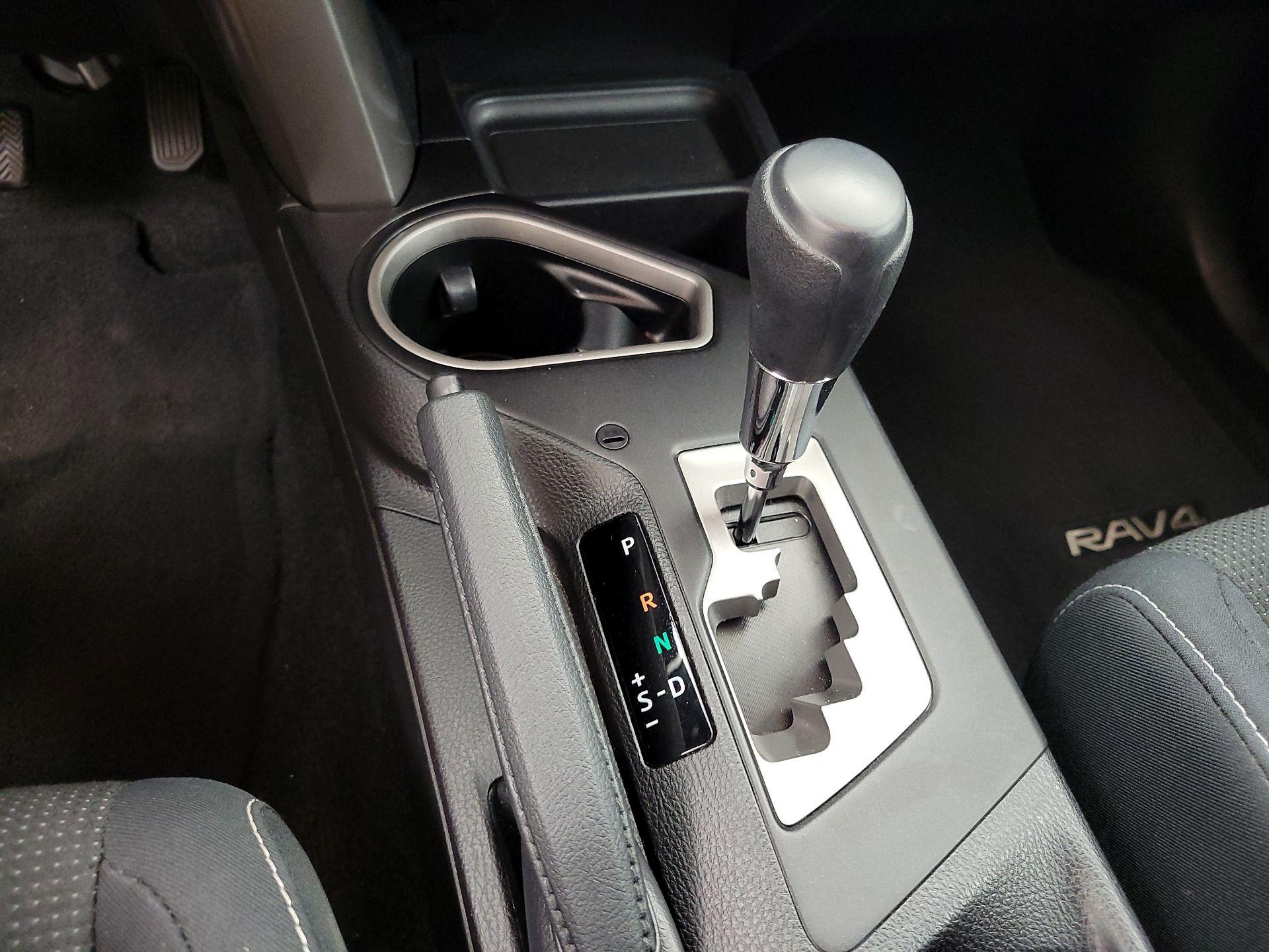 Thumbnail: 2018 Toyota RAV4 - 17