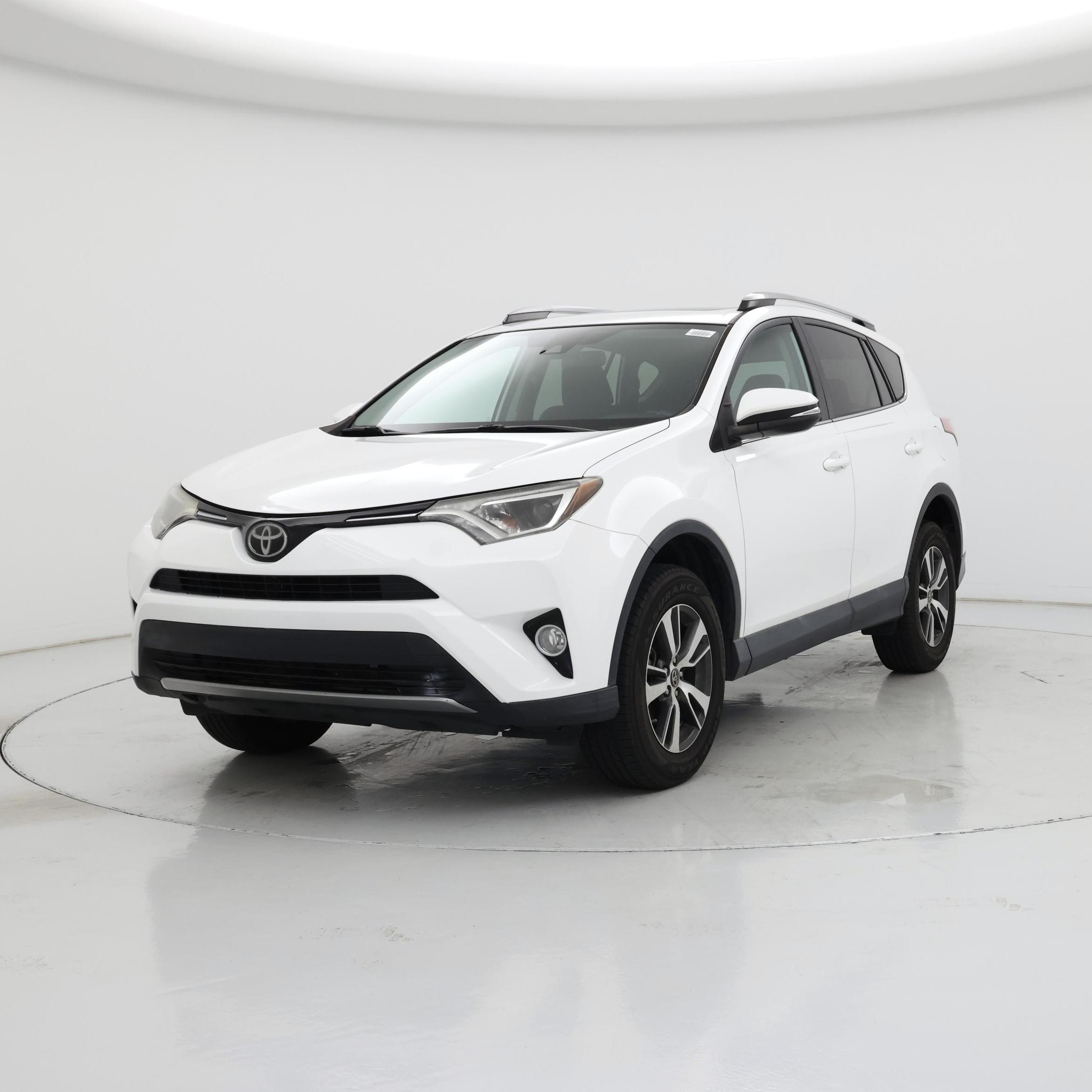 Thumbnail: 2018 Toyota RAV4 - 4