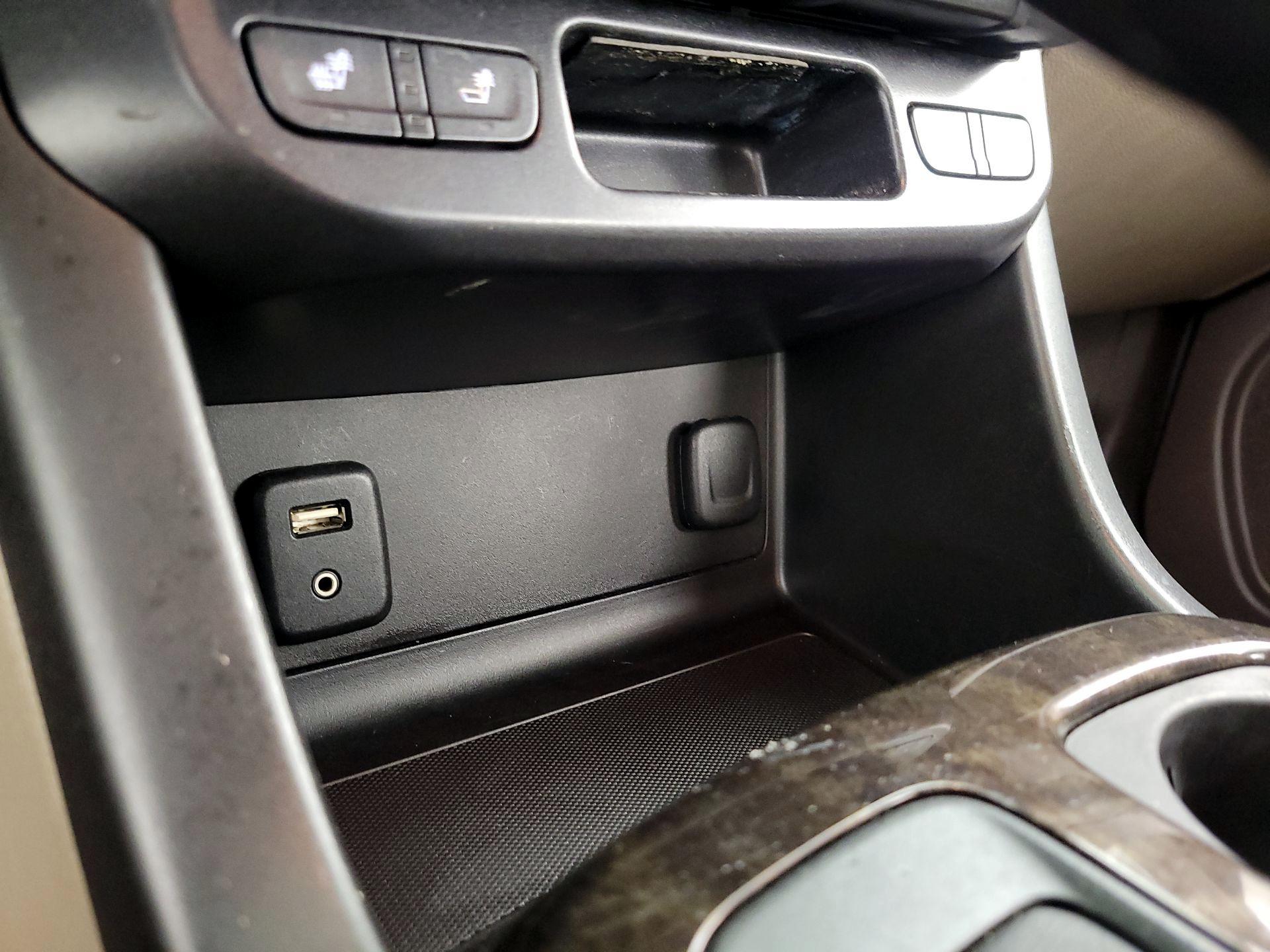 Thumbnail: 2015 GMC Canyon - 18