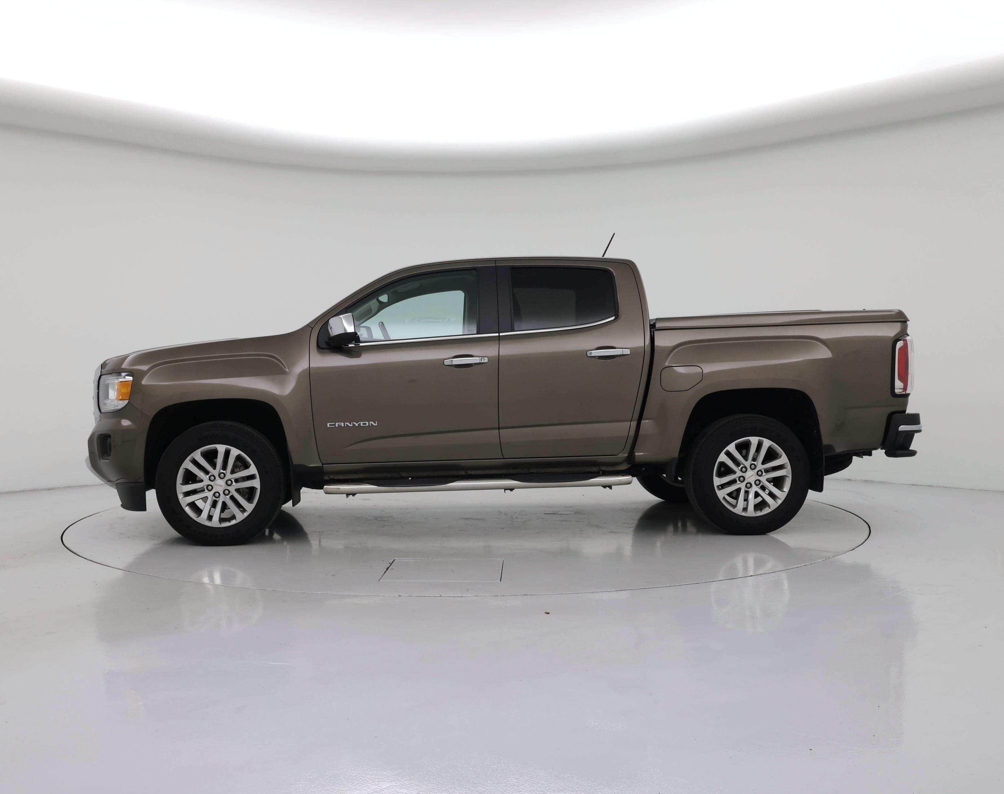 Thumbnail: 2015 GMC Canyon - 3