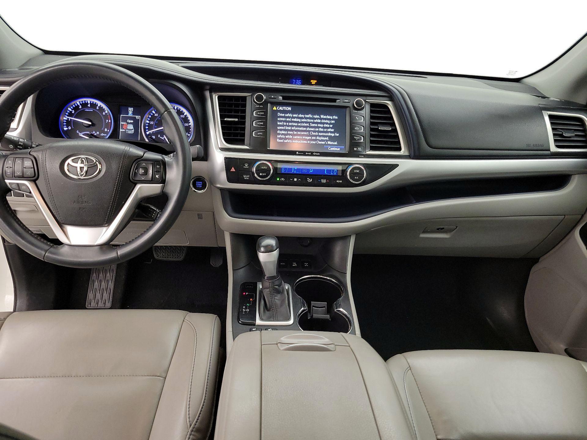 Thumbnail: 2016 Toyota Highlander - 9
