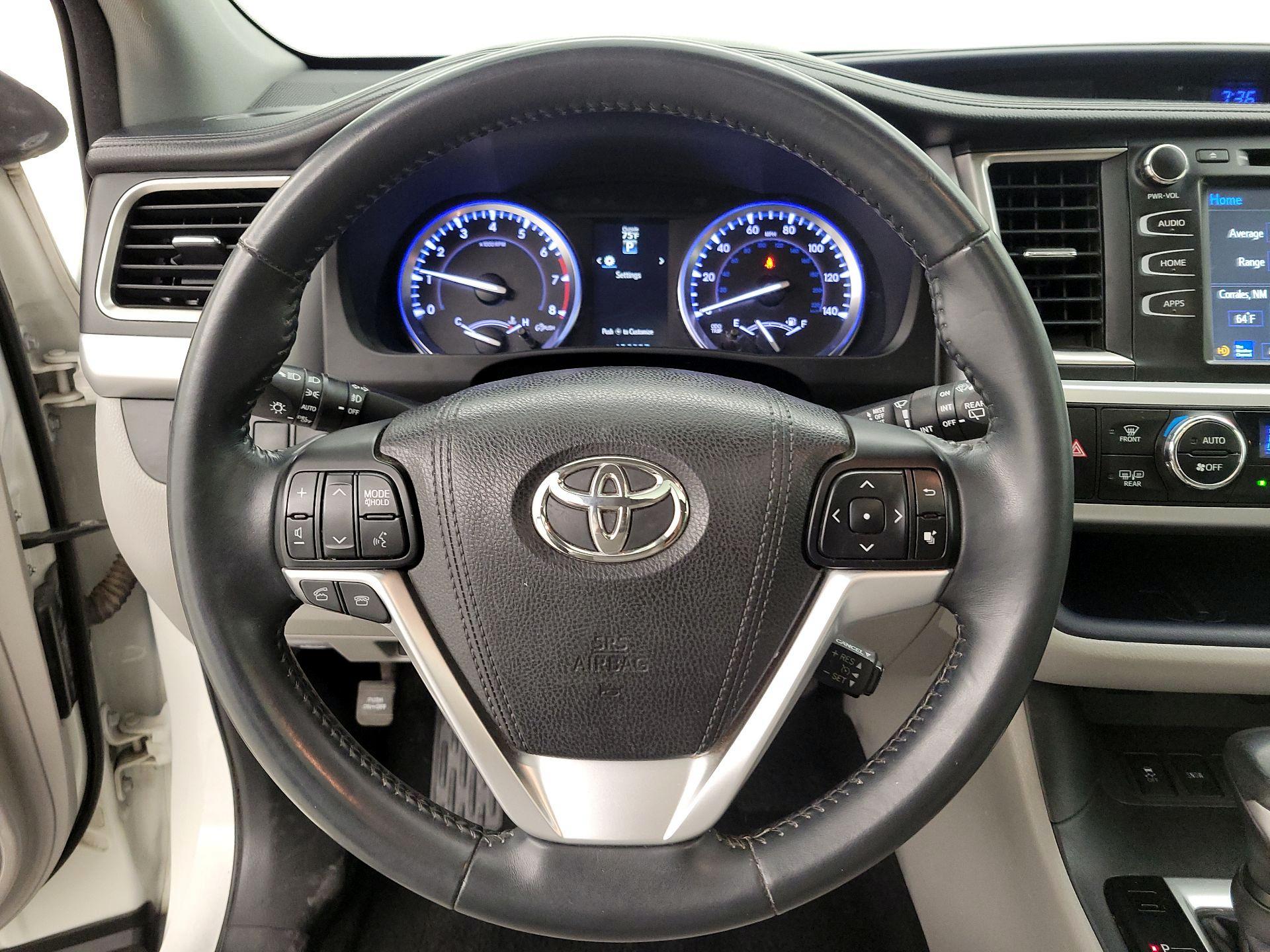 Thumbnail: 2016 Toyota Highlander - 10