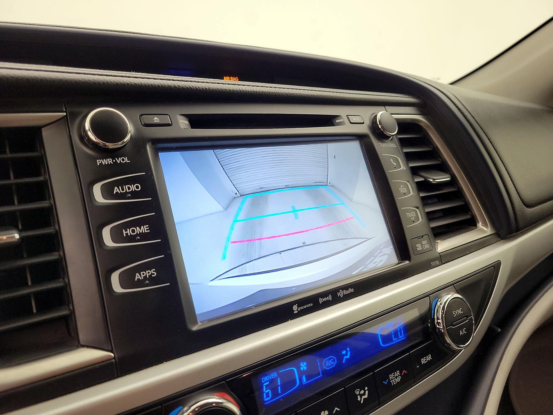 Thumbnail: 2016 Toyota Highlander - 15