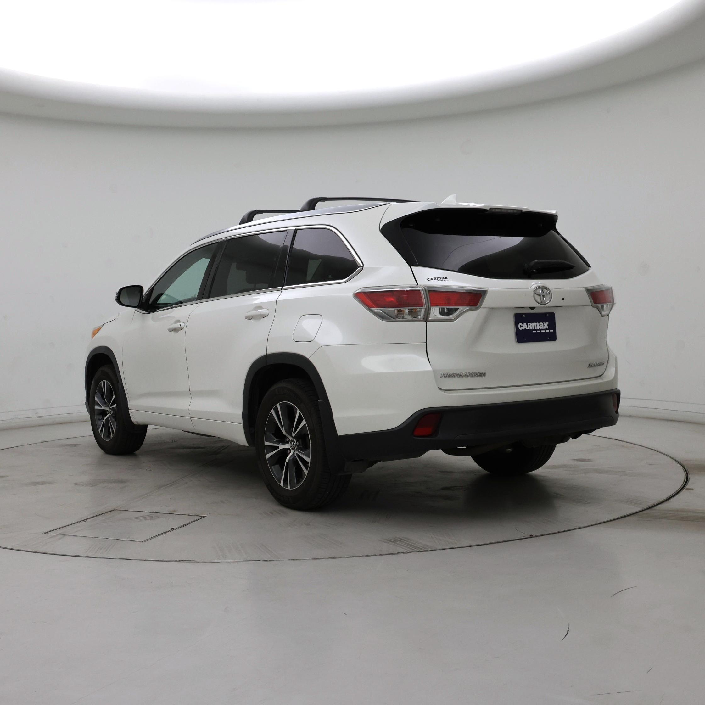 Thumbnail: 2016 Toyota Highlander - 2