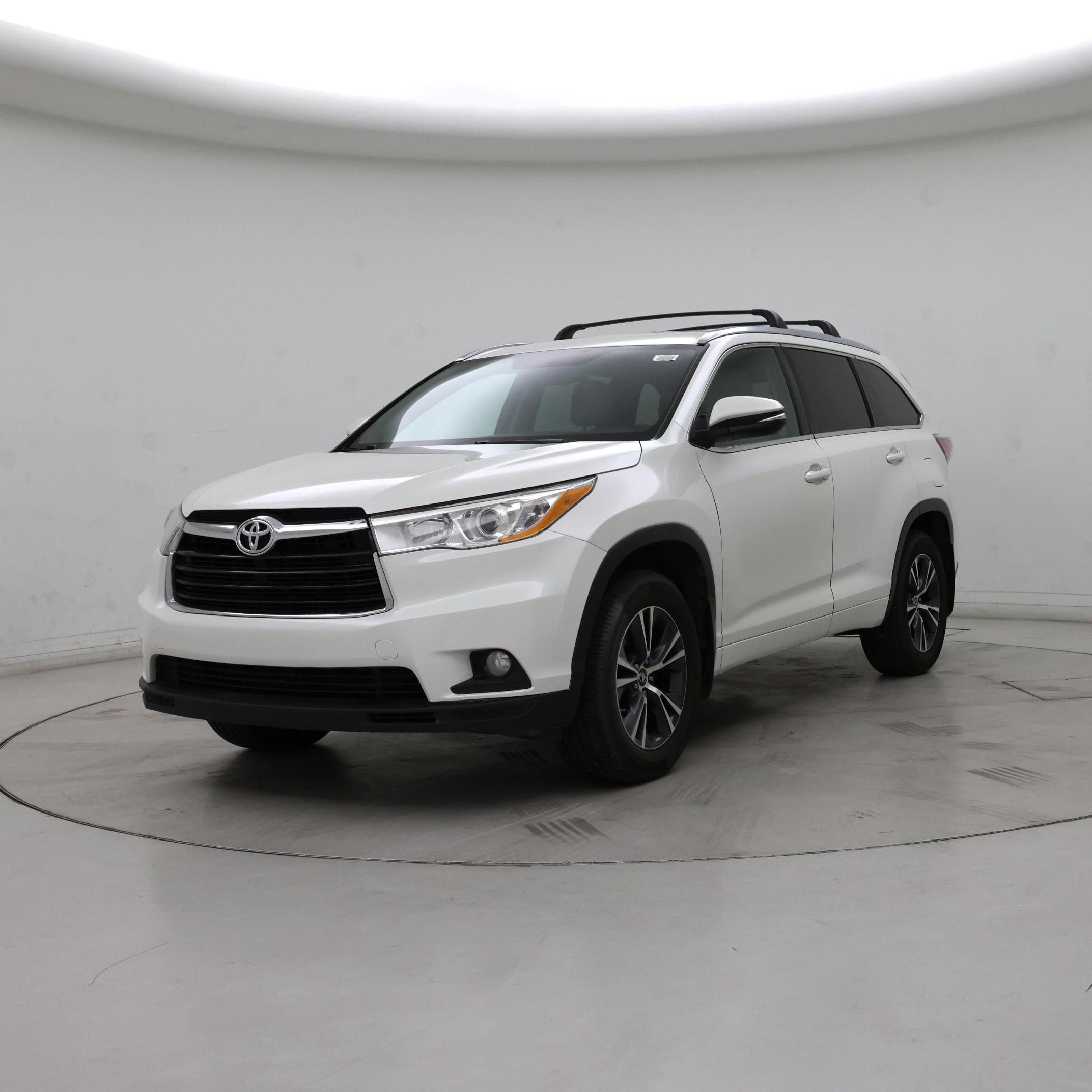 Thumbnail: 2016 Toyota Highlander - 4