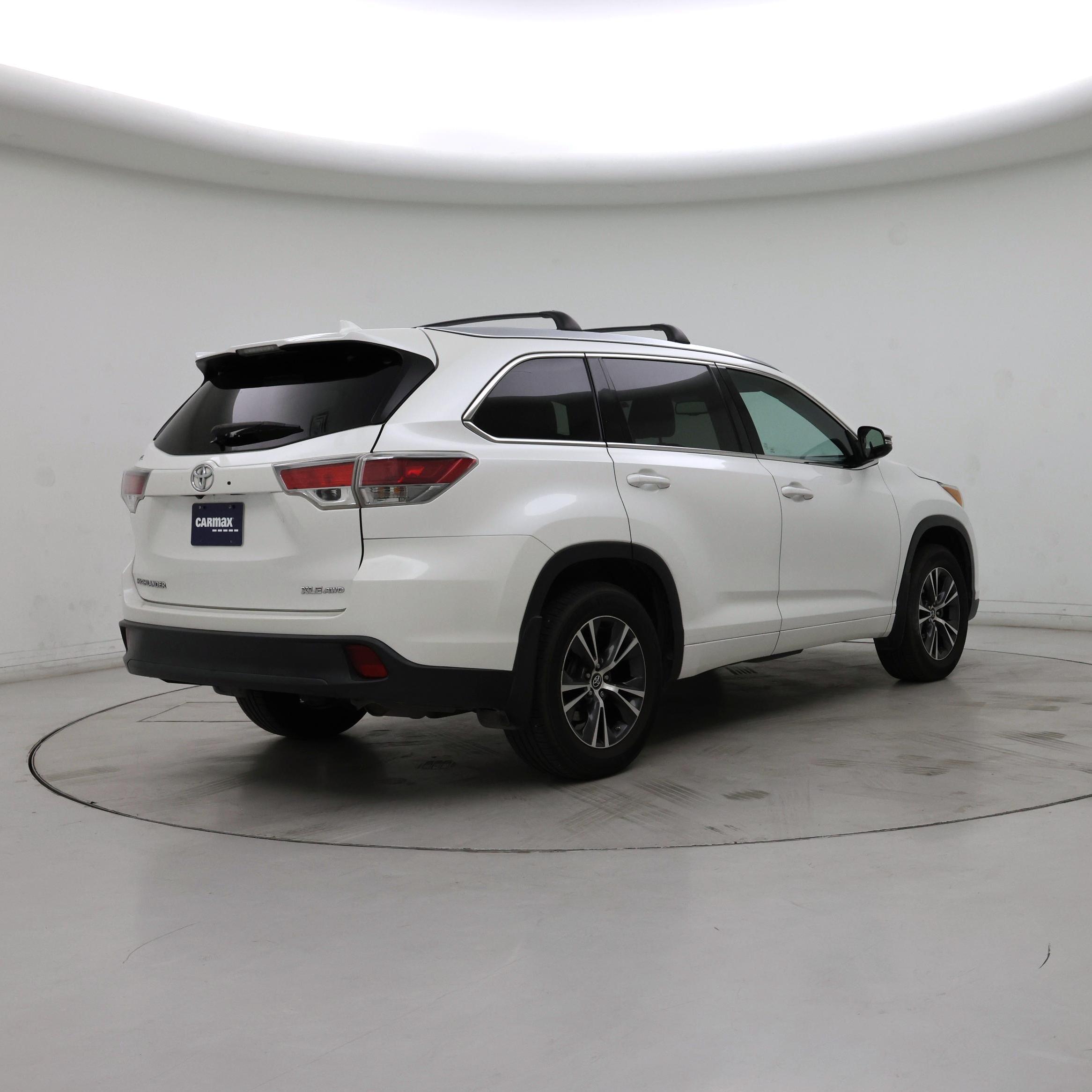 Thumbnail: 2016 Toyota Highlander - 8