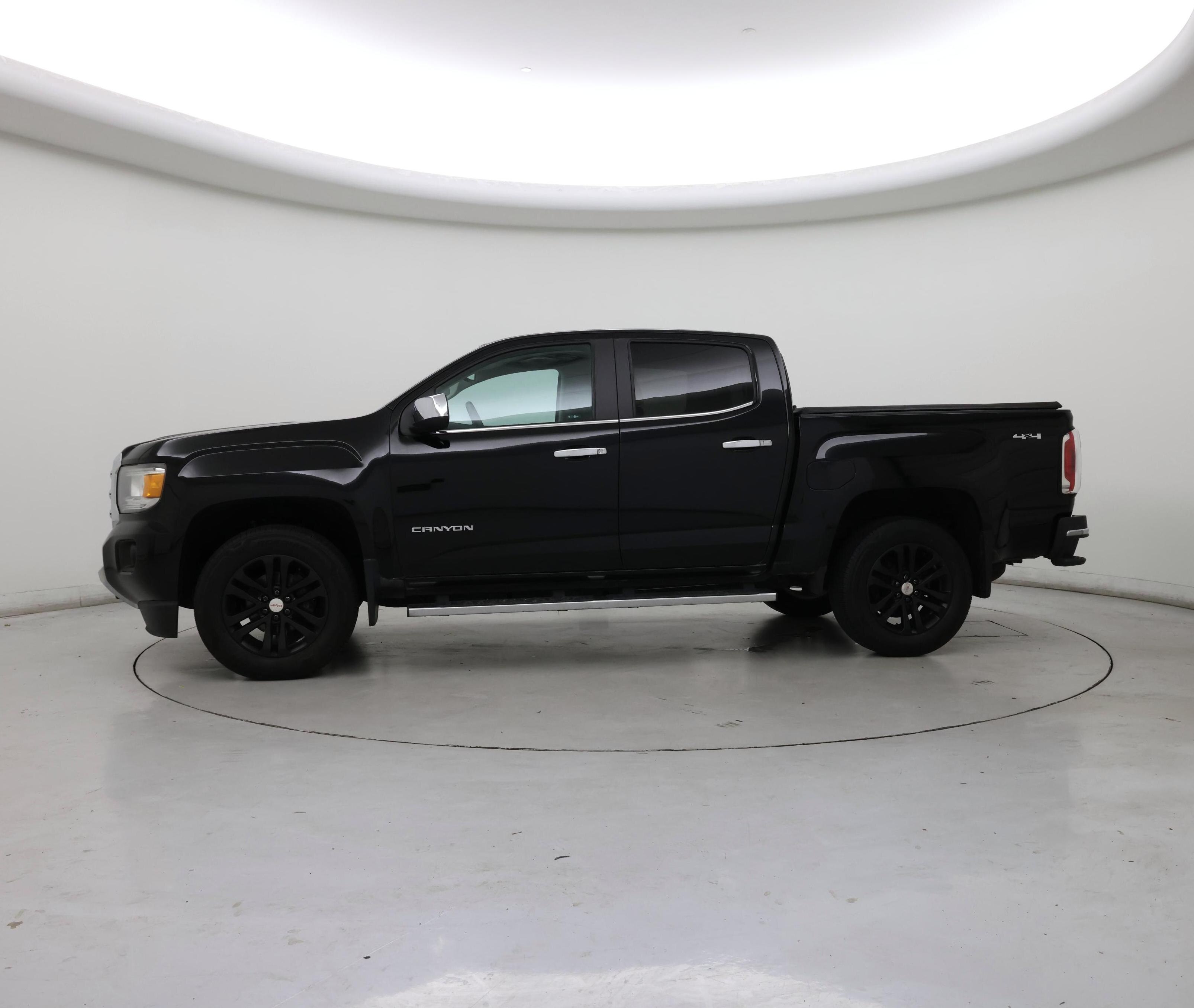 Thumbnail: 2017 GMC Canyon - 3
