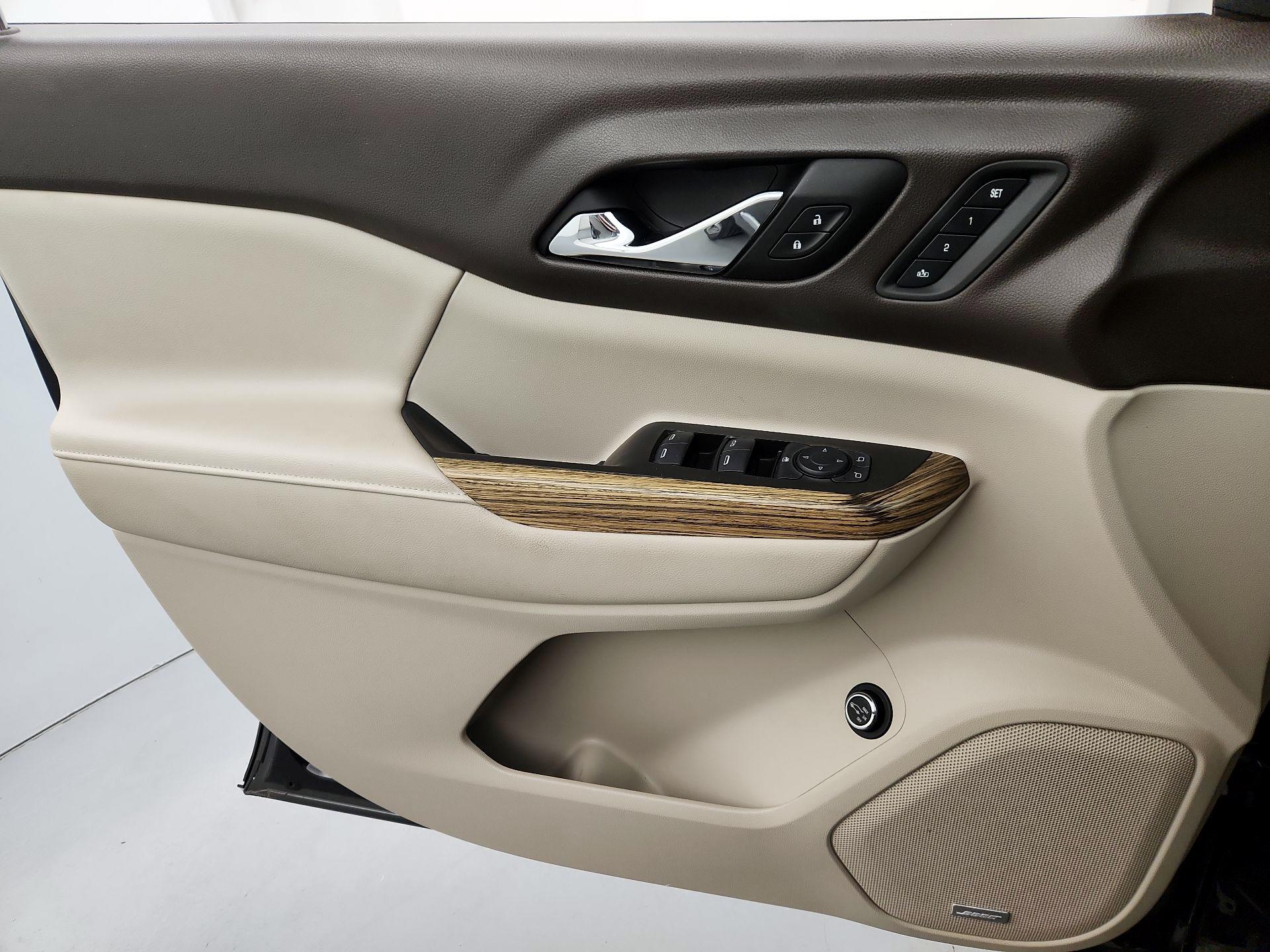 Thumbnail: 2017 GMC Acadia - 12