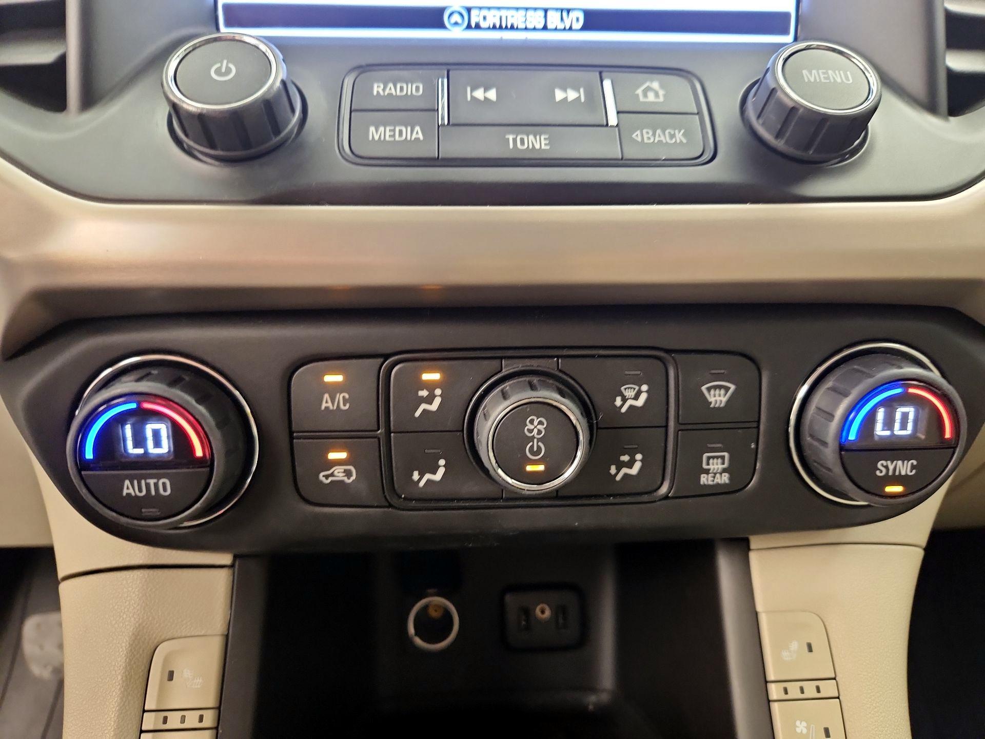 Thumbnail: 2017 GMC Acadia - 16