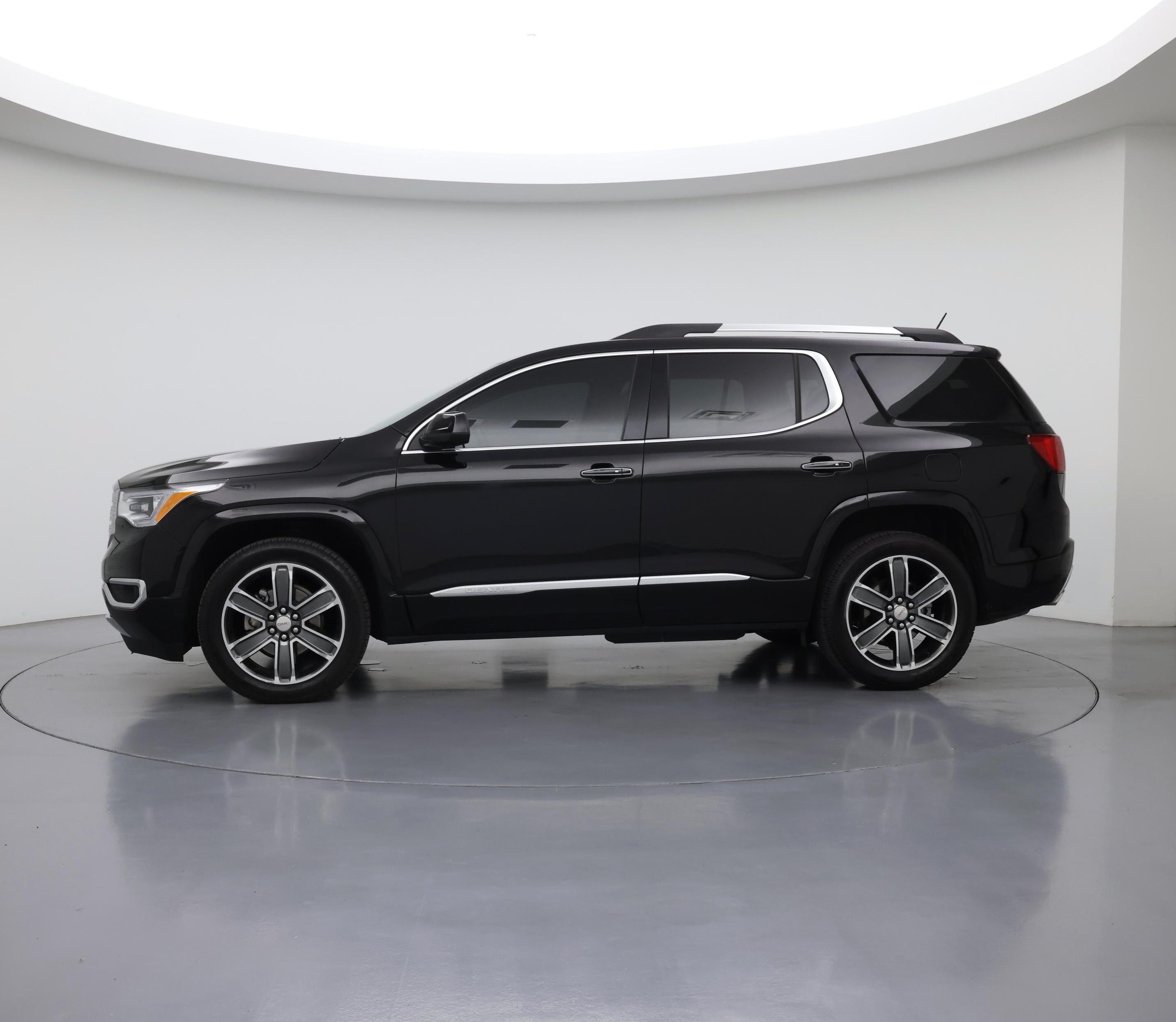 Thumbnail: 2017 GMC Acadia - 3