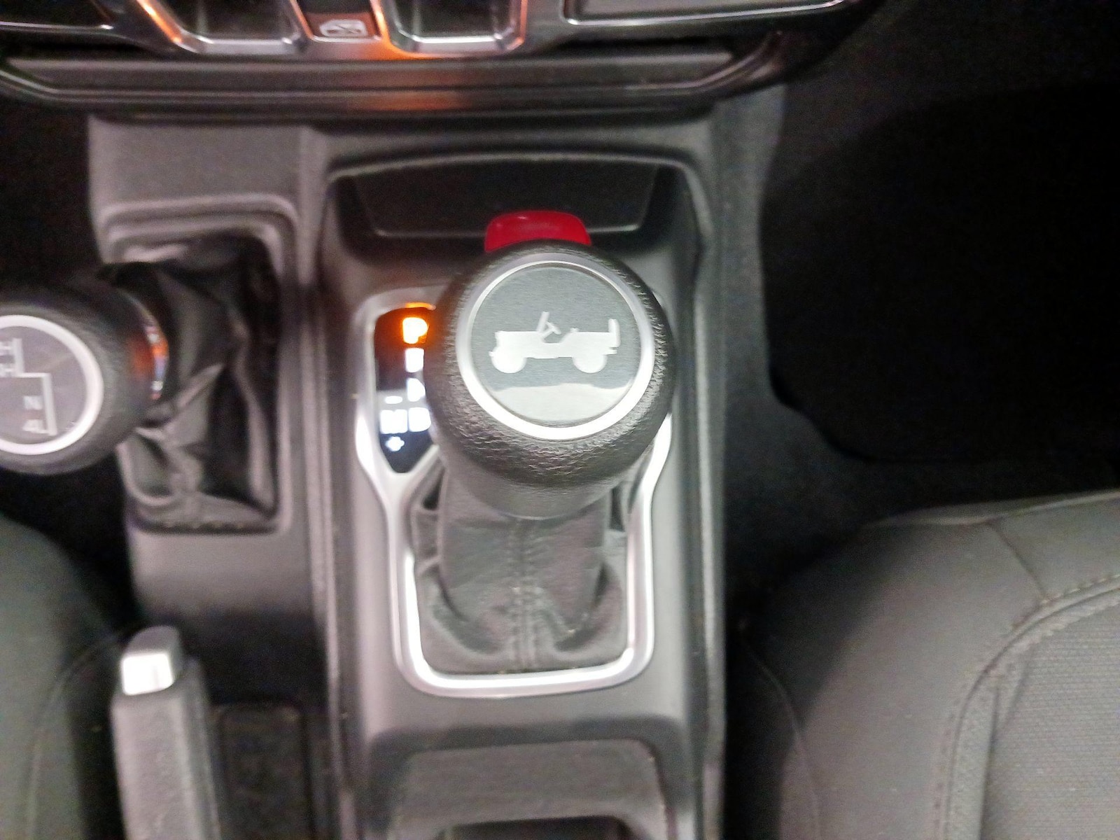 2022 Jeep Wrangler Unlimited Altitude - Photo 18
