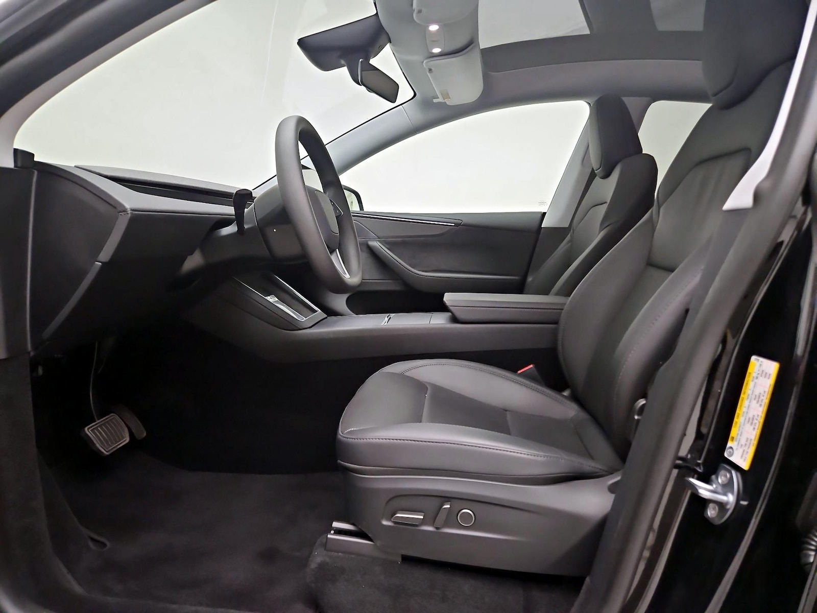 2026 Tesla Model Y Long Range - Photo 12