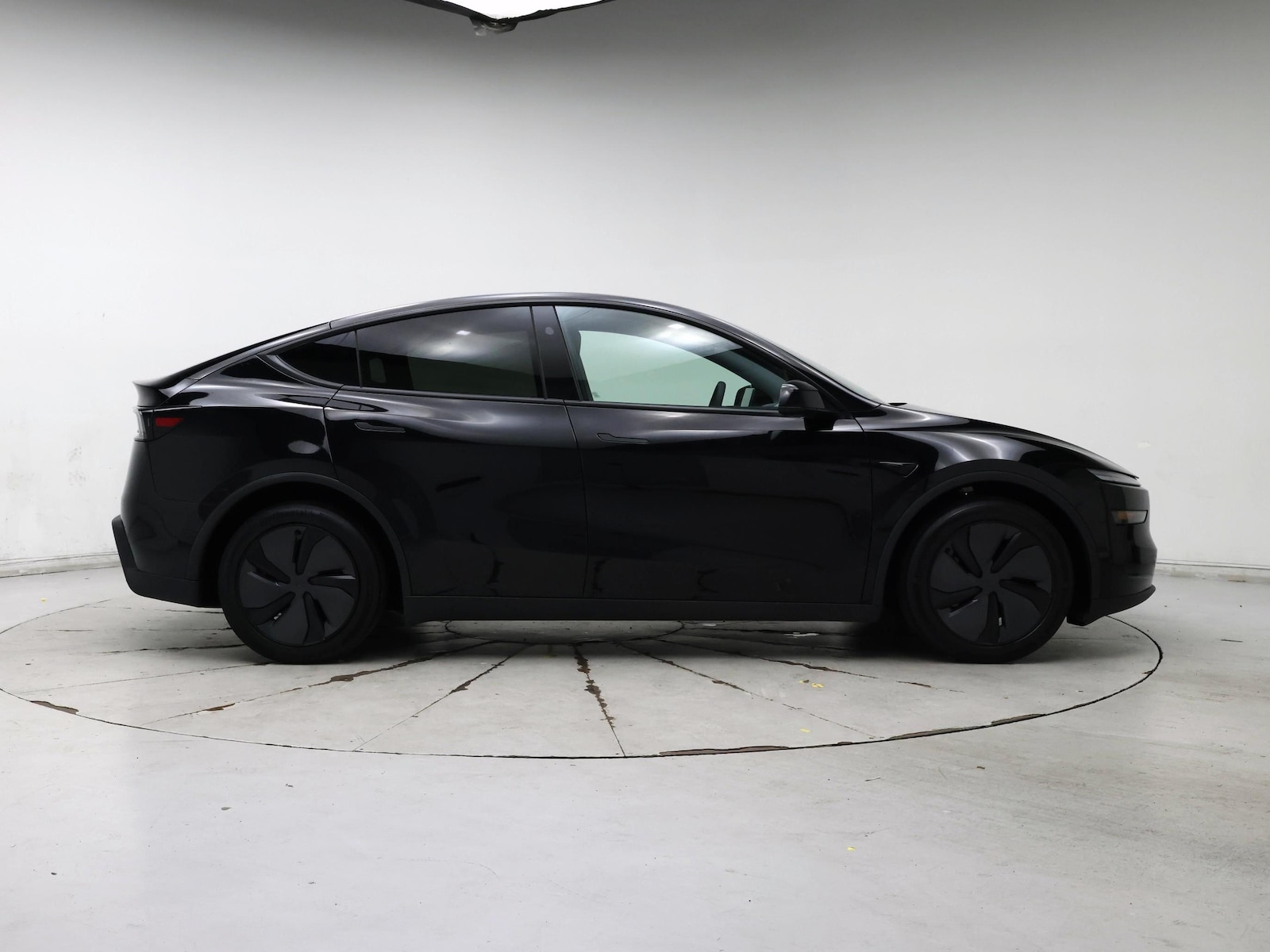 2026 Tesla Model Y Long Range - Photo 8