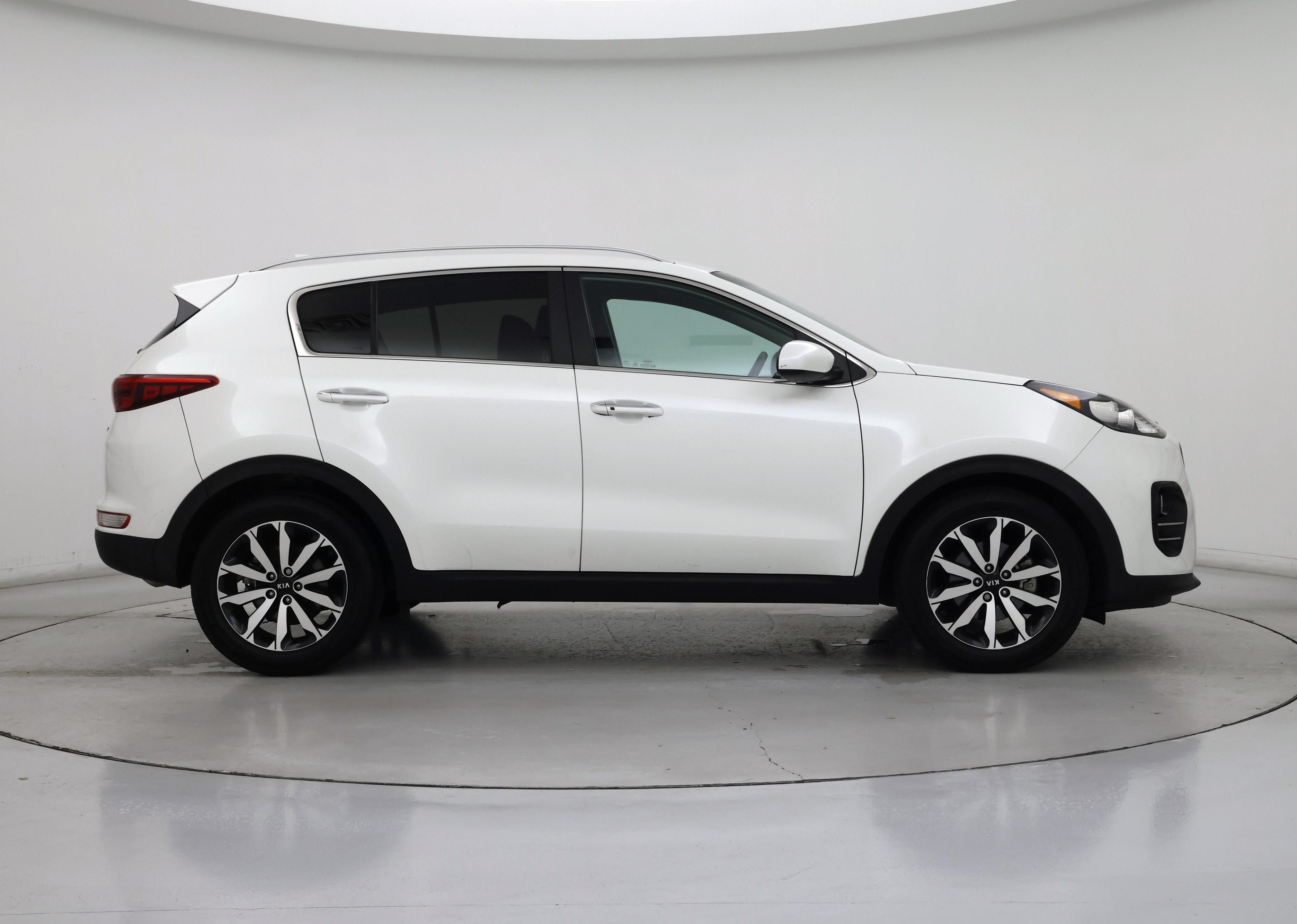 Thumbnail: 2017 Kia Sportage - 7