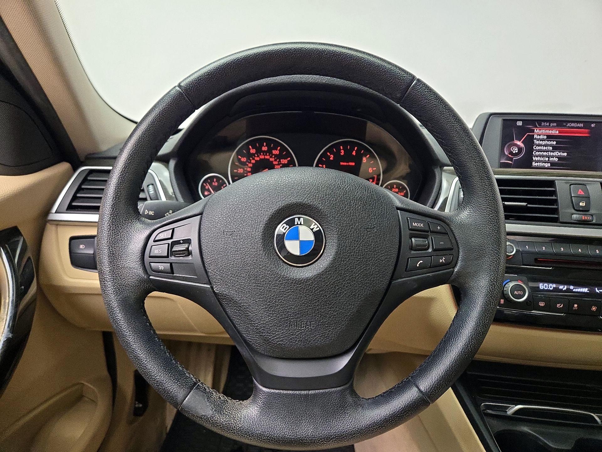 Thumbnail: 2016 BMW 3 Series - 10