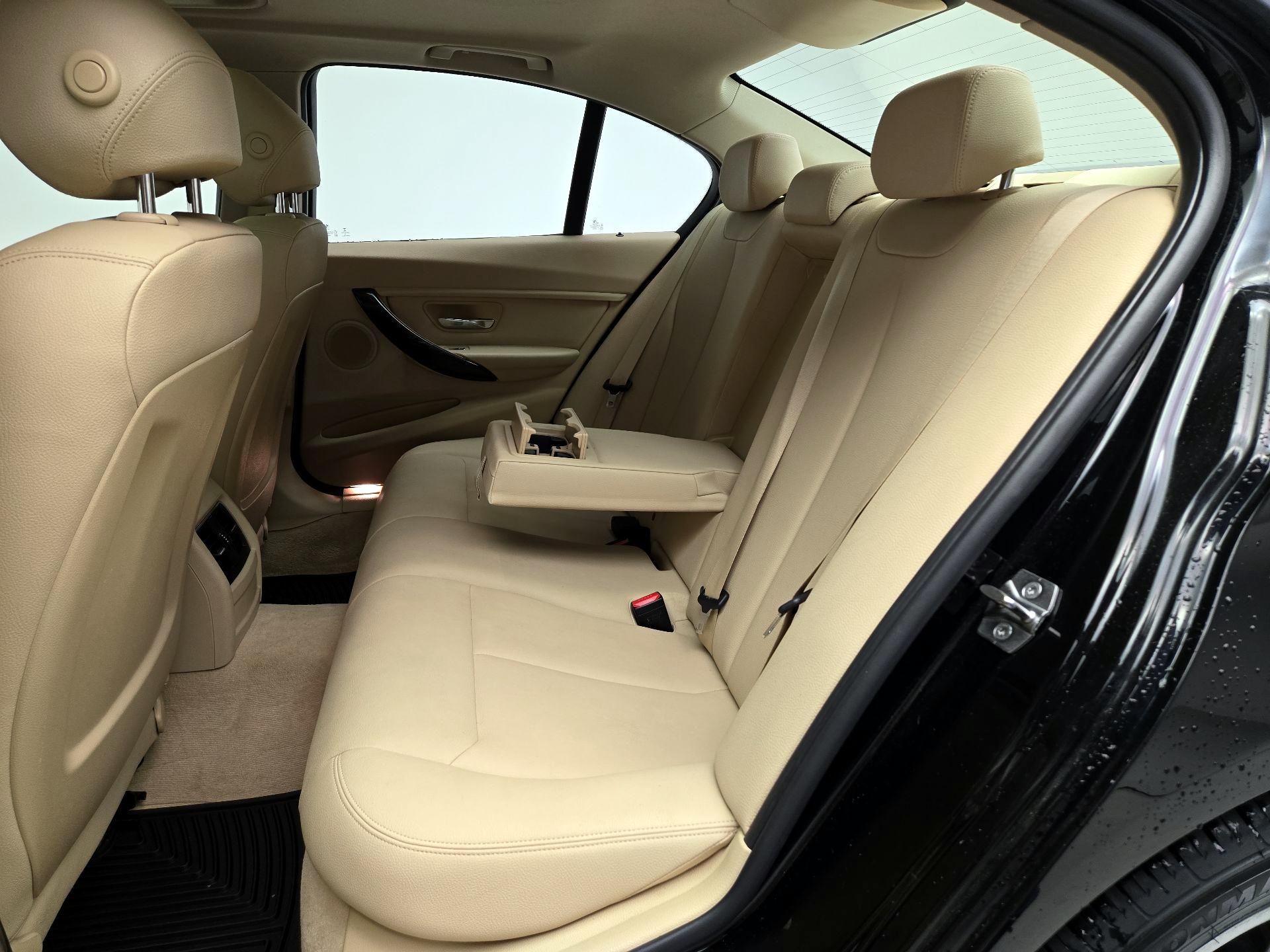 Thumbnail: 2016 BMW 3 Series - 20