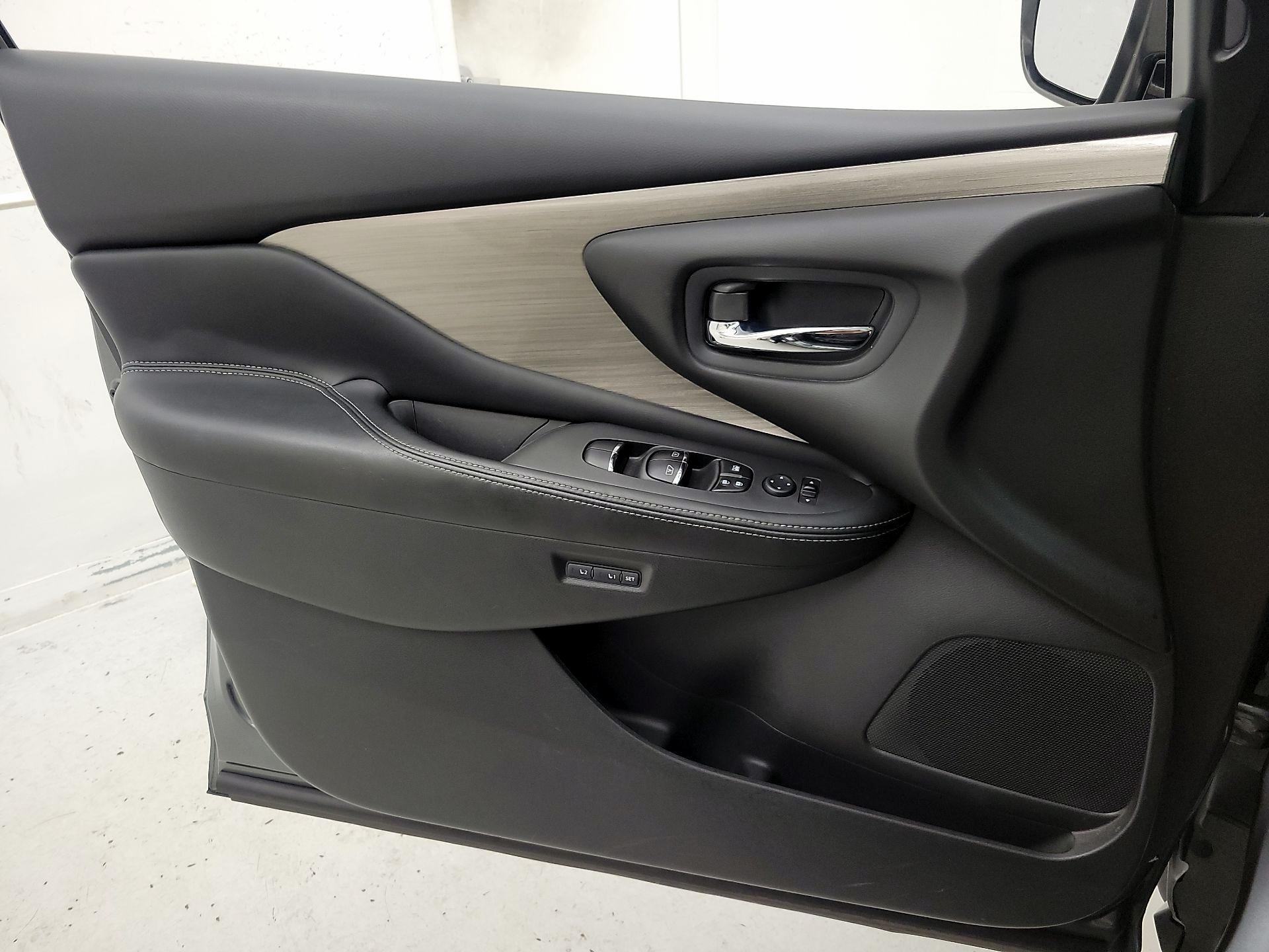 Thumbnail: 2016 Nissan Murano - 12