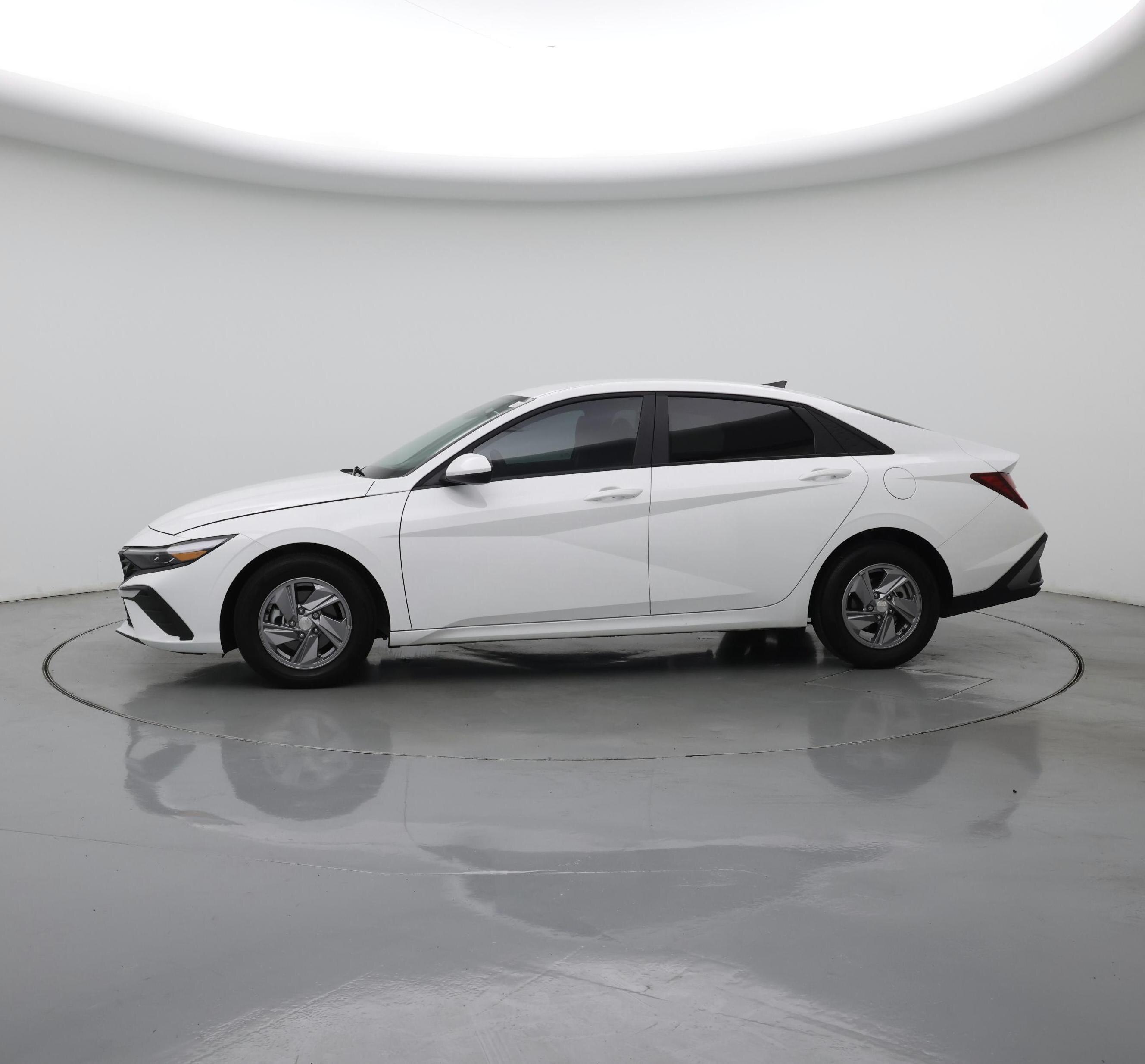Thumbnail: 2024 Hyundai Elantra - 3