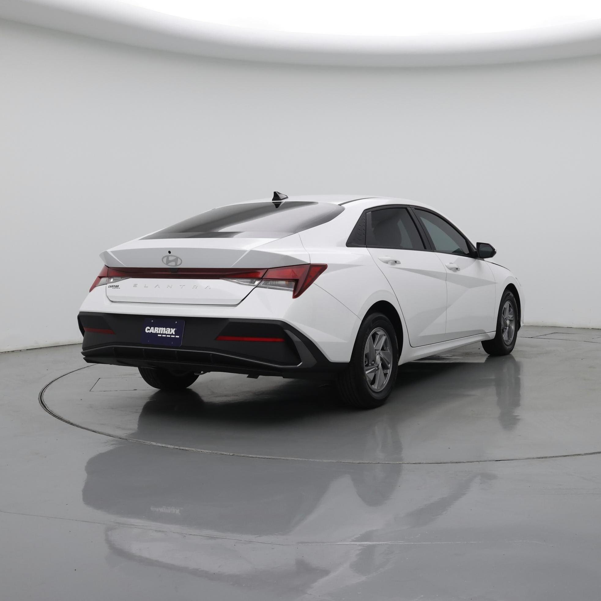 Thumbnail: 2024 Hyundai Elantra - 8