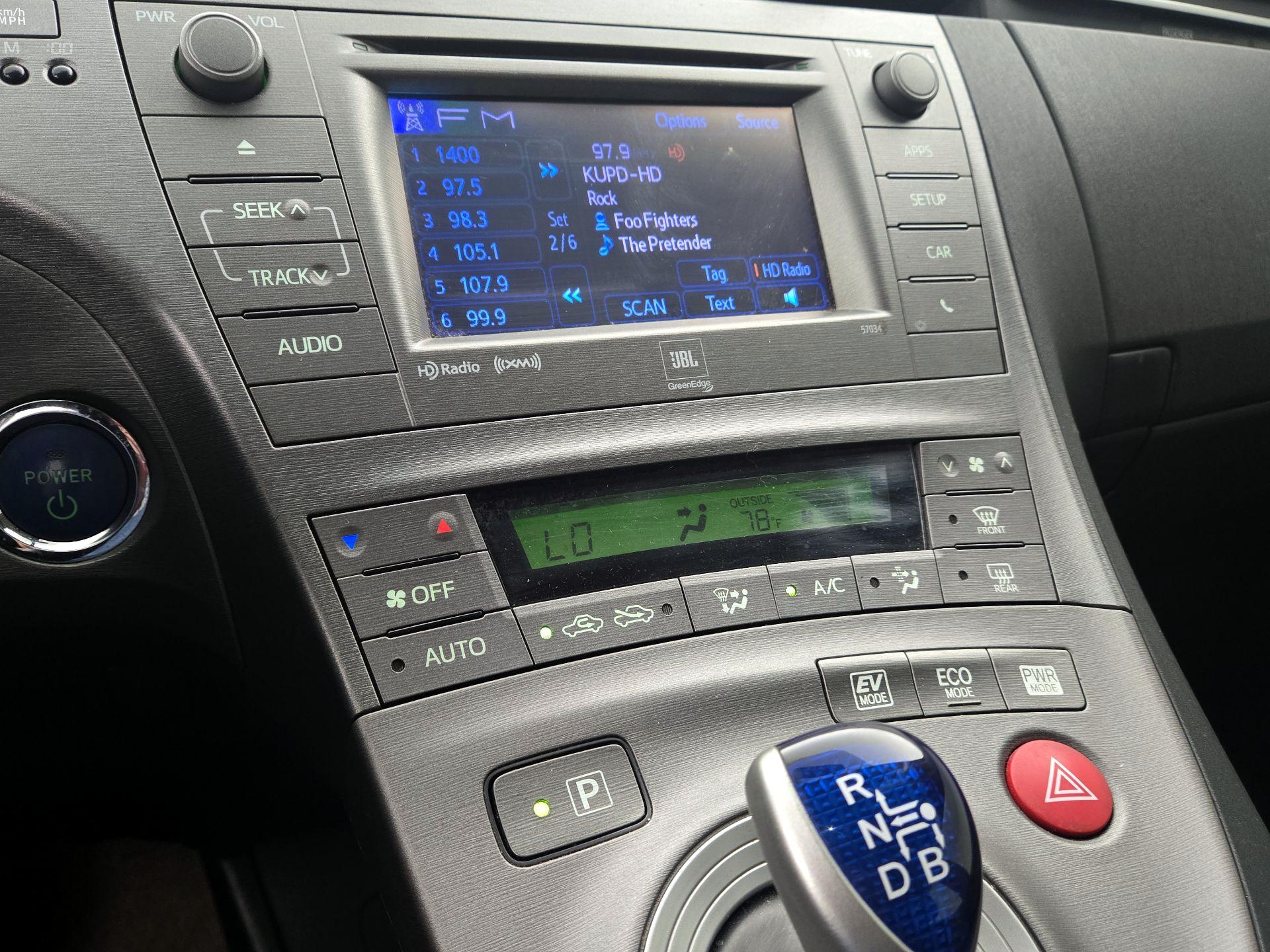 Thumbnail: 2014 Toyota Prius - 14
