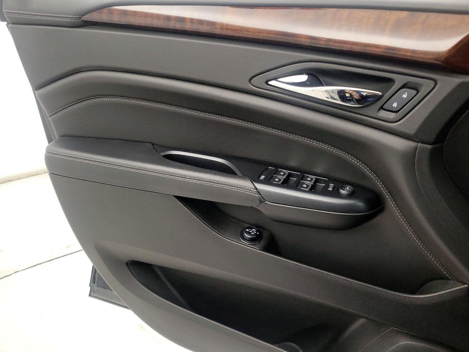 Thumbnail: 2015 Cadillac SRX - 12