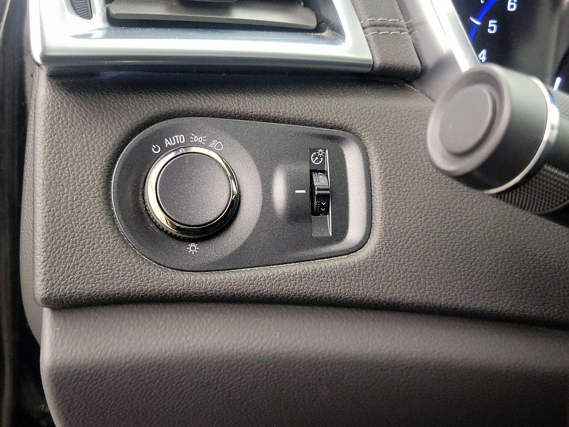 Thumbnail: 2015 Cadillac SRX - 13