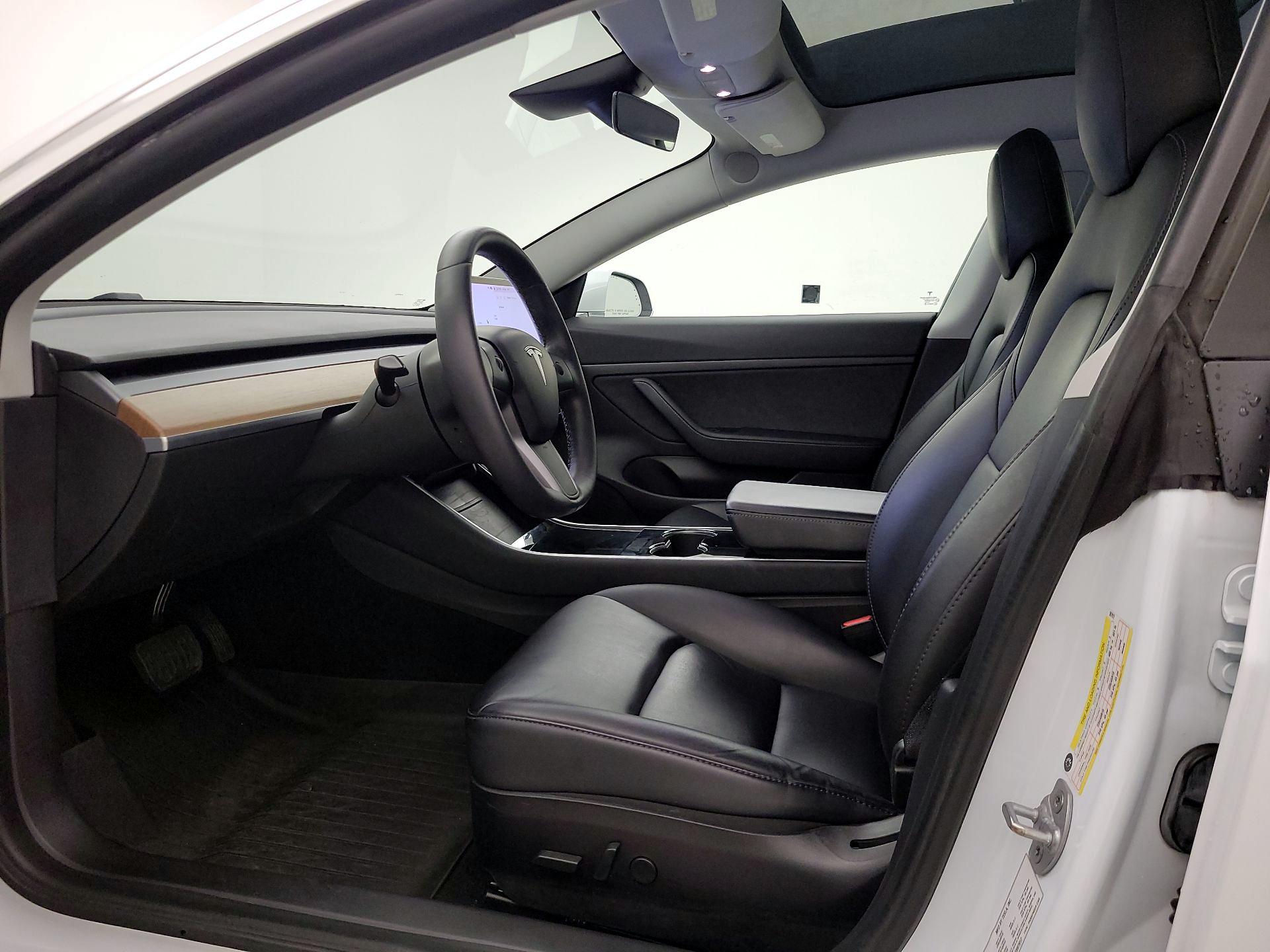 Thumbnail: 2020 Tesla Model 3 - 11