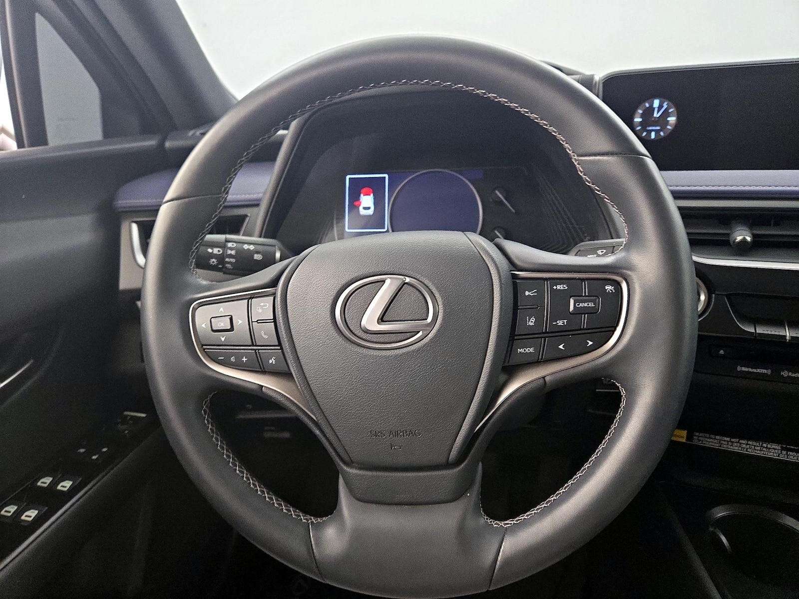 2022 Lexus UX 200 - Photo 11