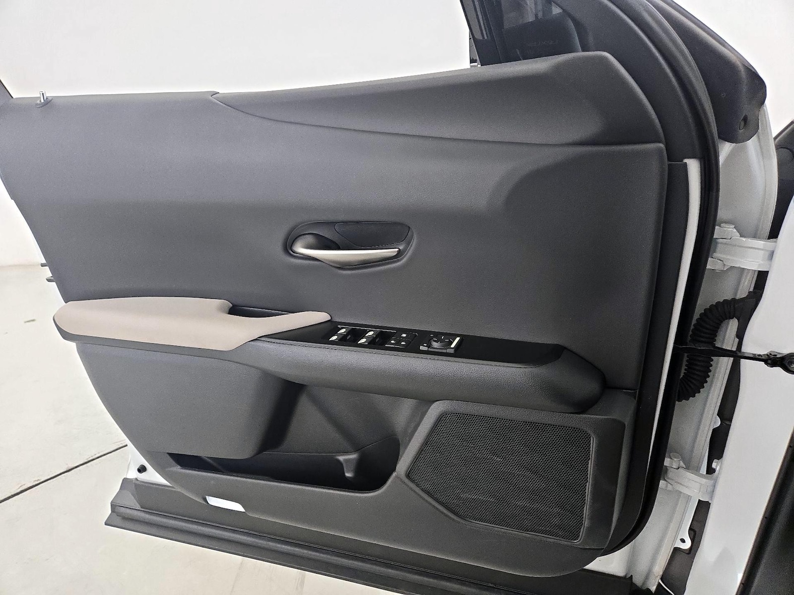 2022 Lexus UX 200 - Photo 13