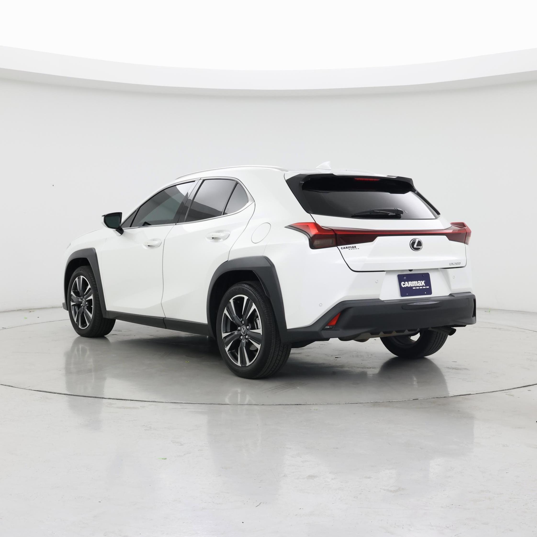 Thumbnail: 2022 Lexus UX - 2