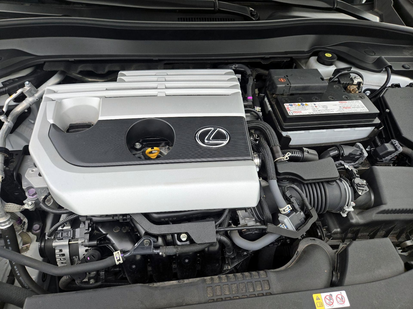 2022 Lexus UX 200 - Photo 23