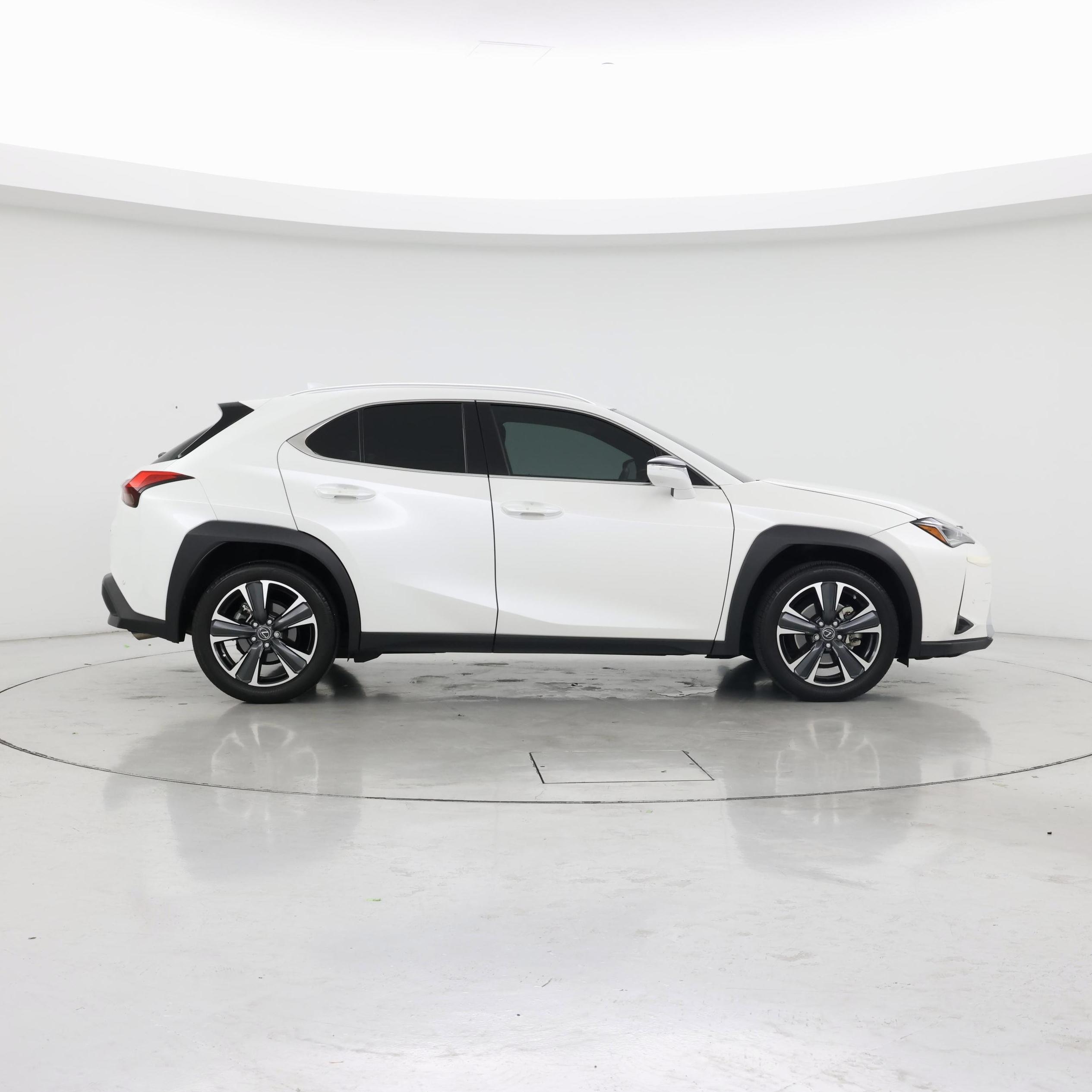 Thumbnail: 2022 Lexus UX - 7