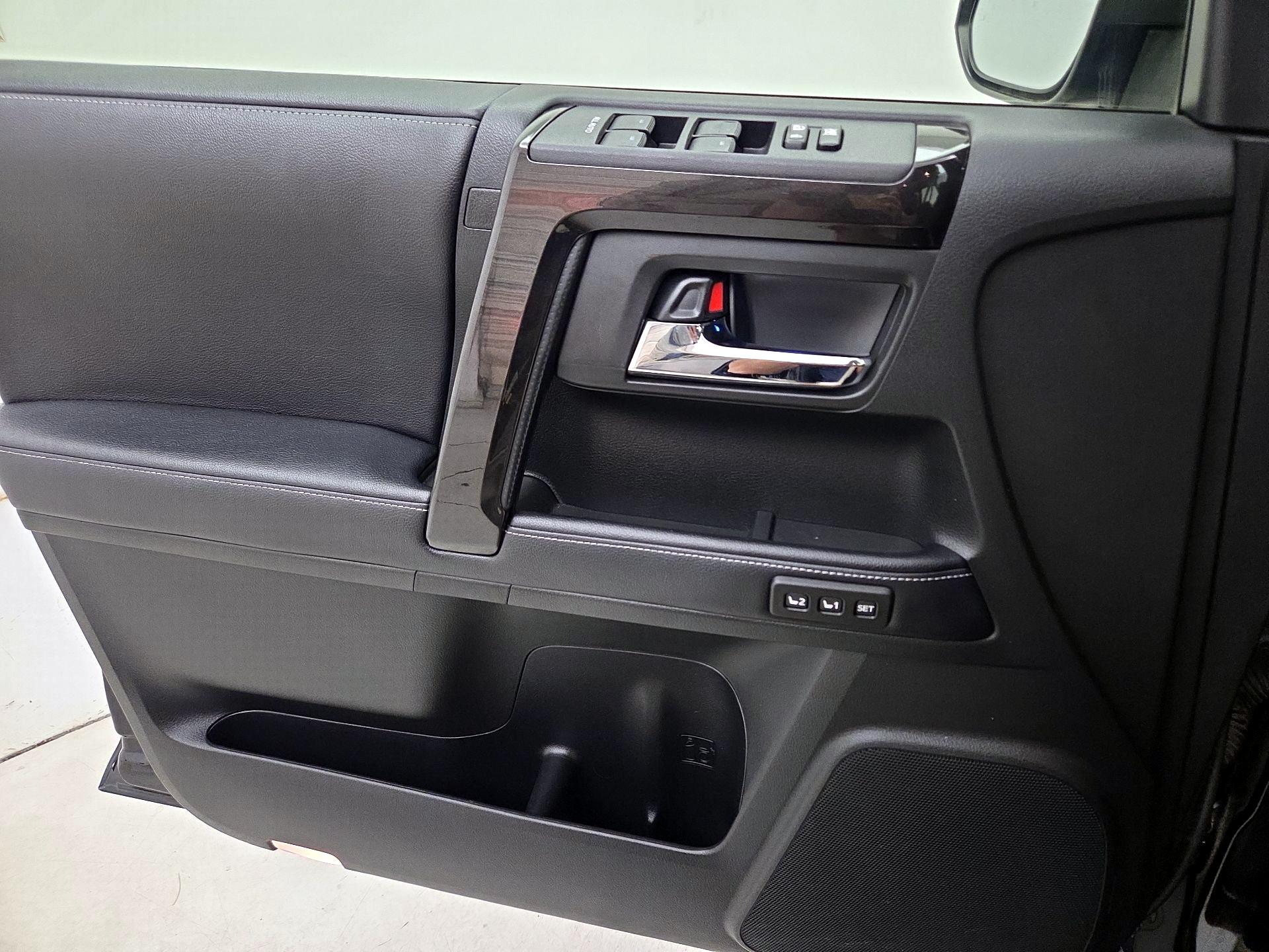 Thumbnail: 2019 Toyota 4Runner - 12