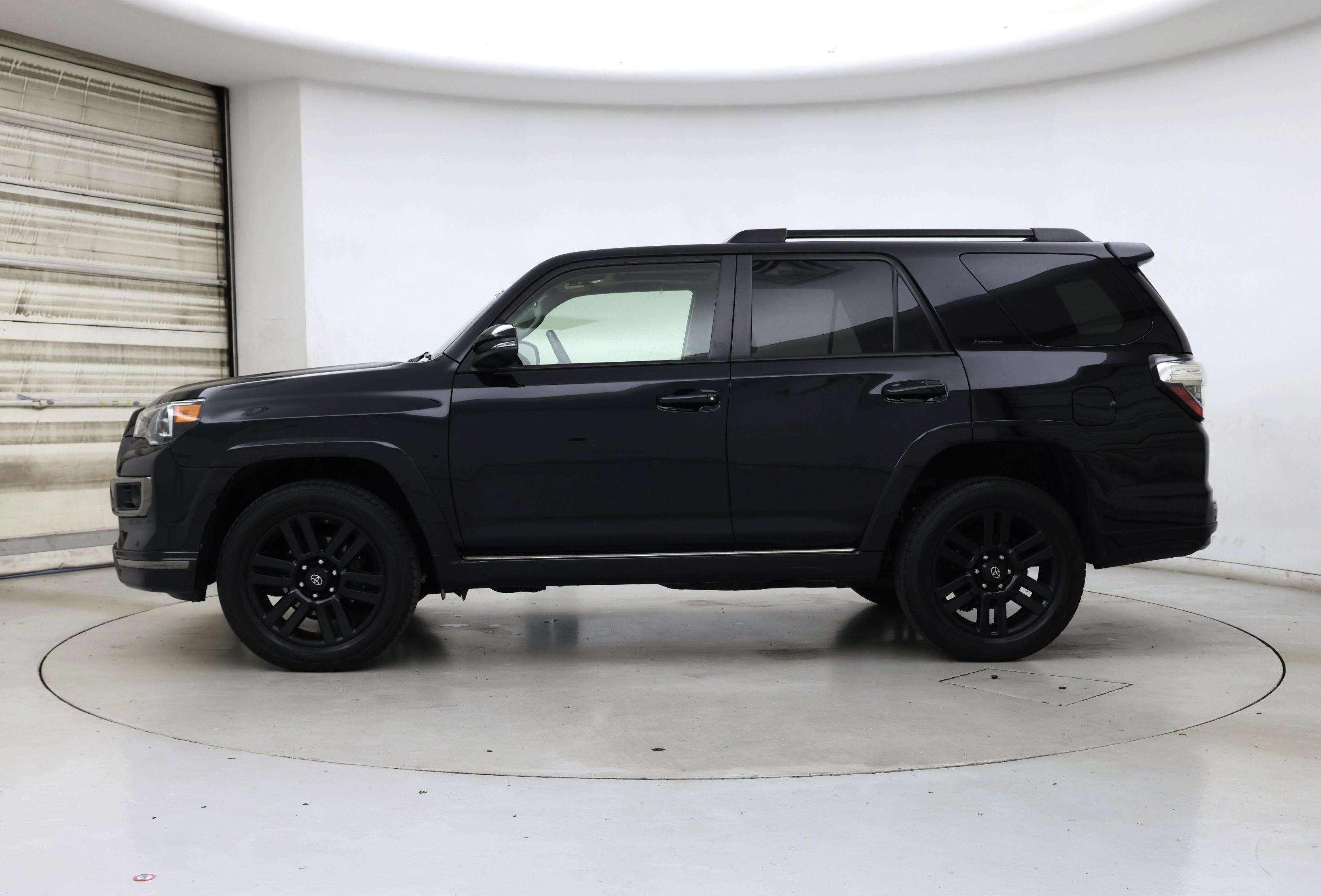 Thumbnail: 2019 Toyota 4Runner - 3